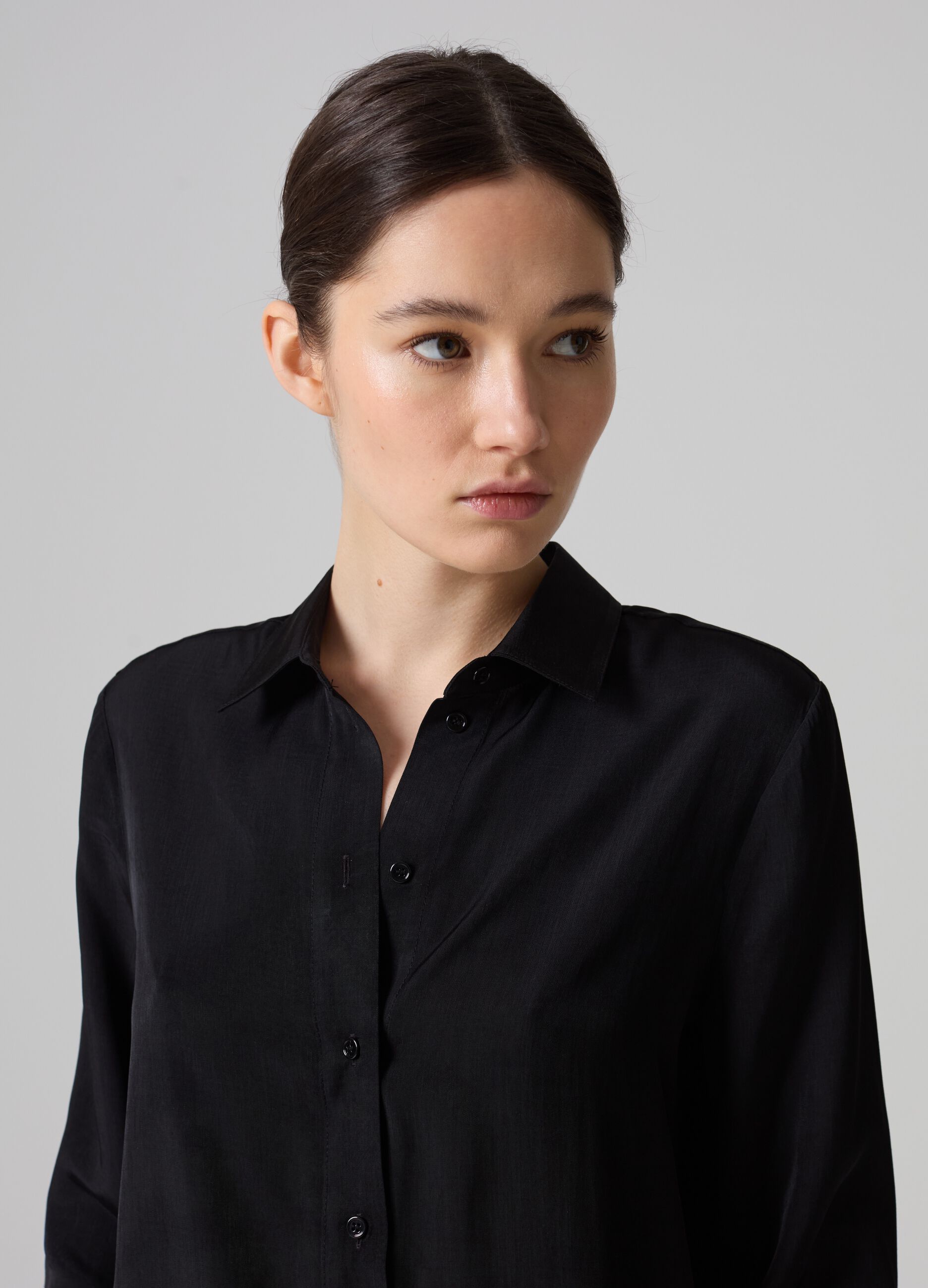 Contemporary solid colour shirt