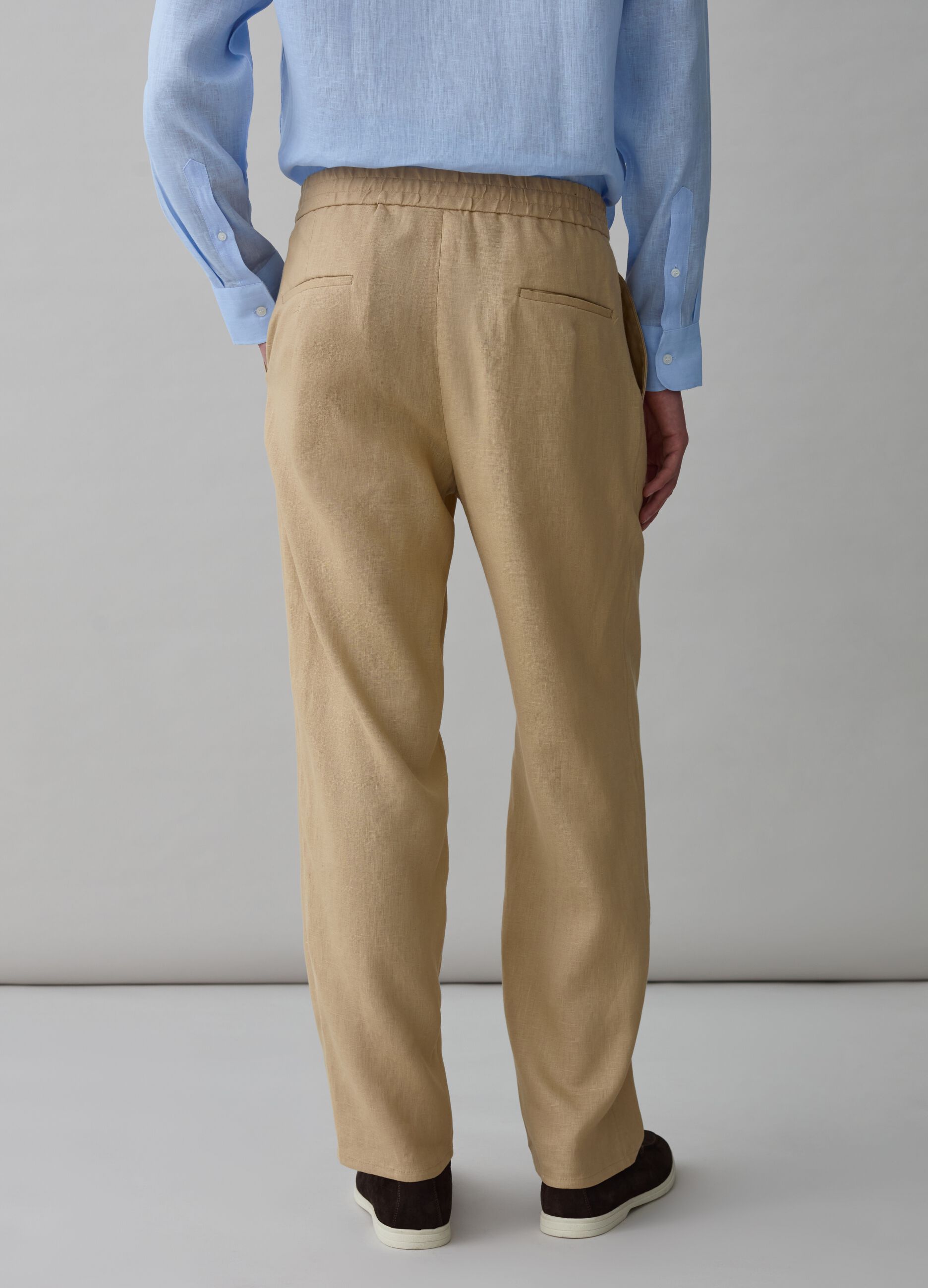 Contemporary trousers in linen_2