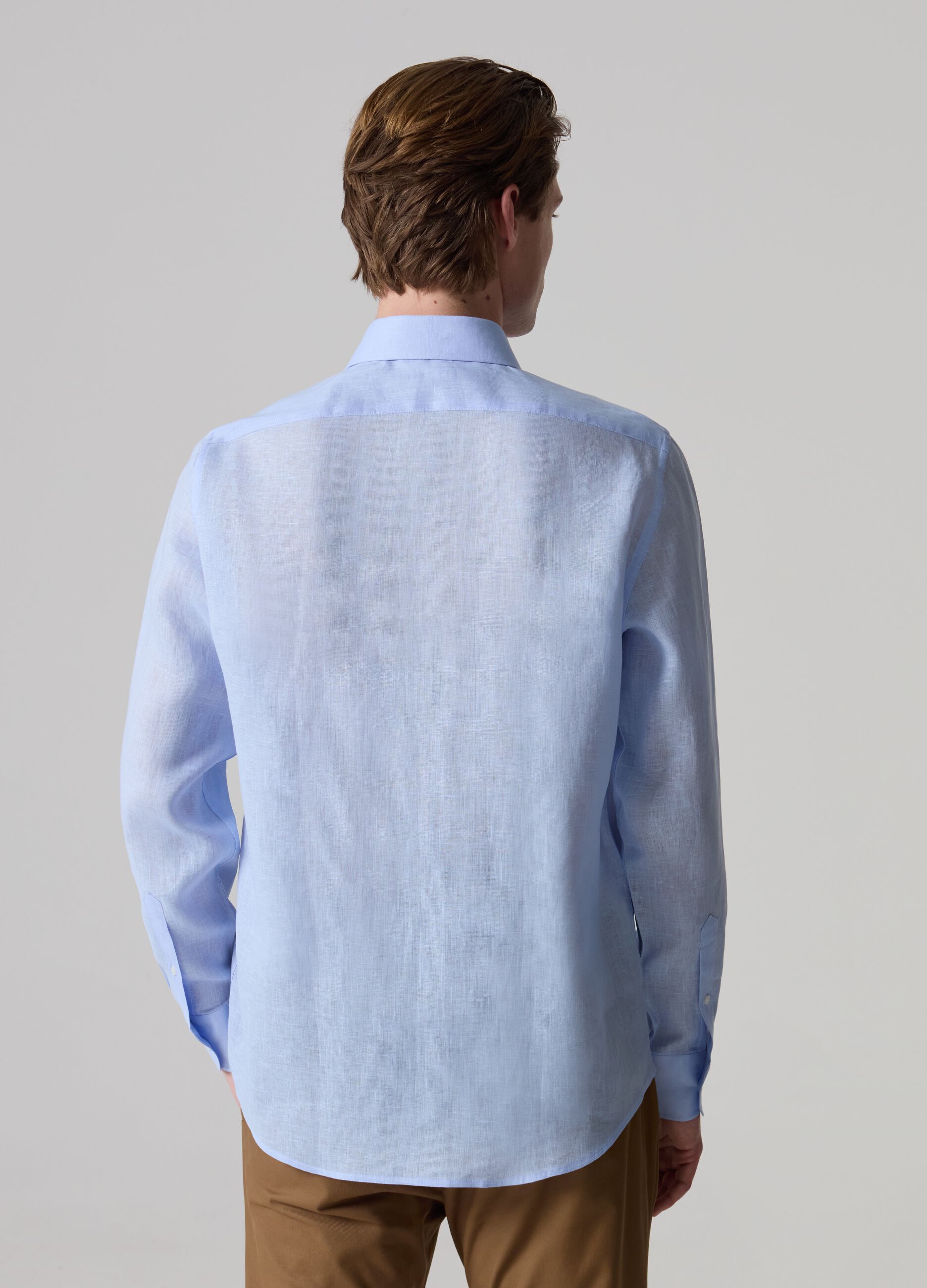 Contemporary shirt in linen