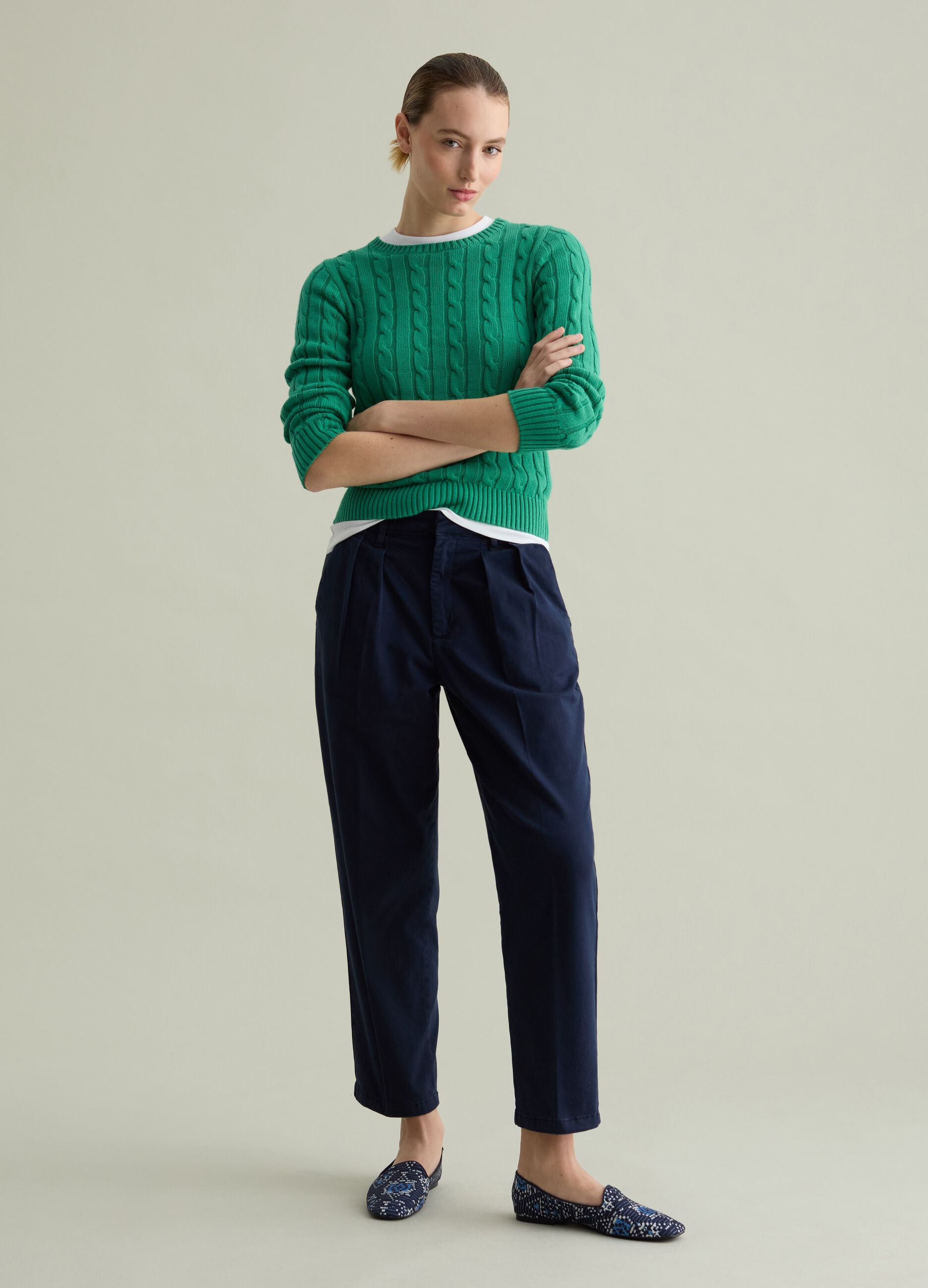 Ribbed pullover with cable-knit design