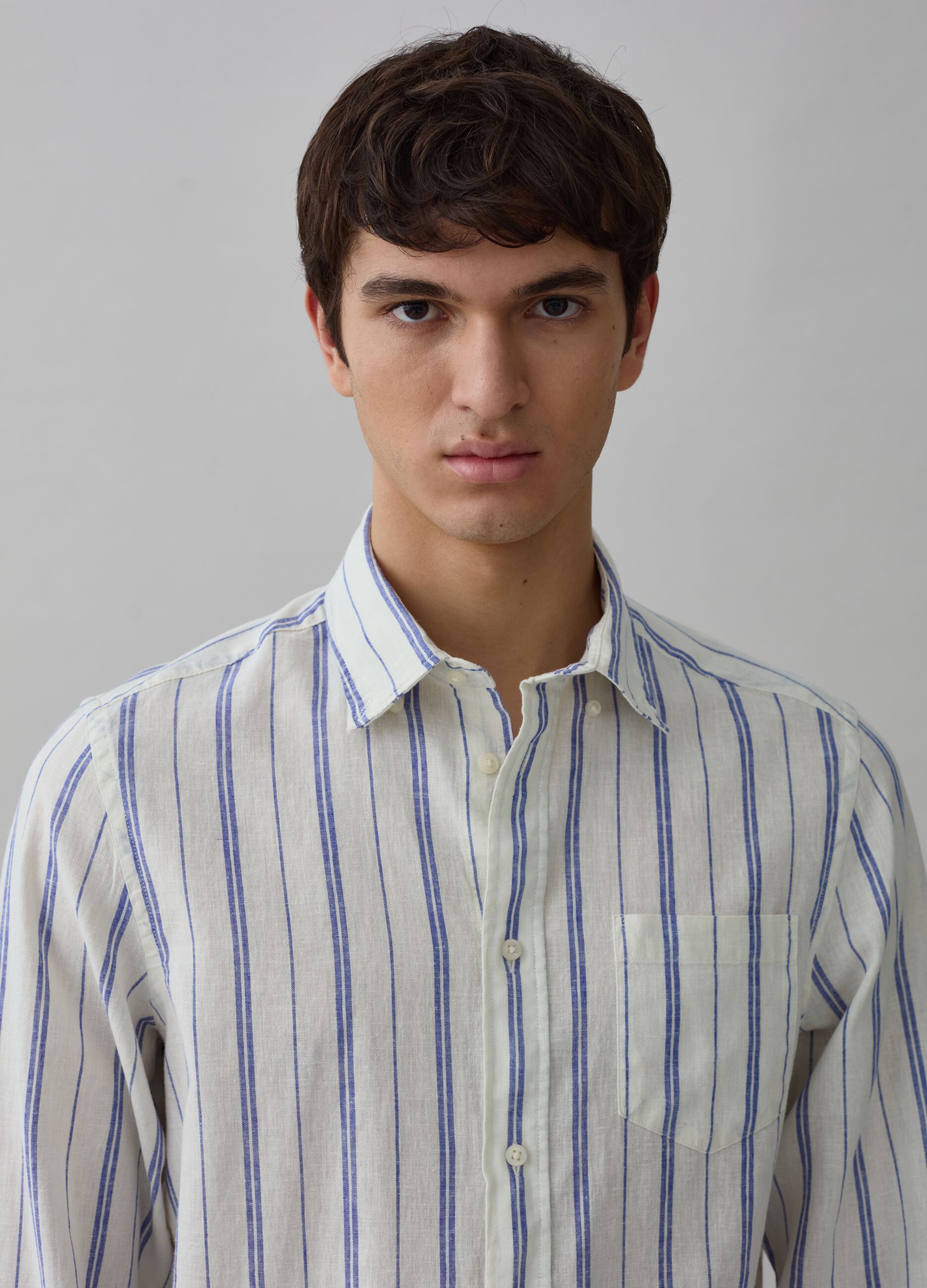 Camisa regular fit de lino y algodón de rayas_1