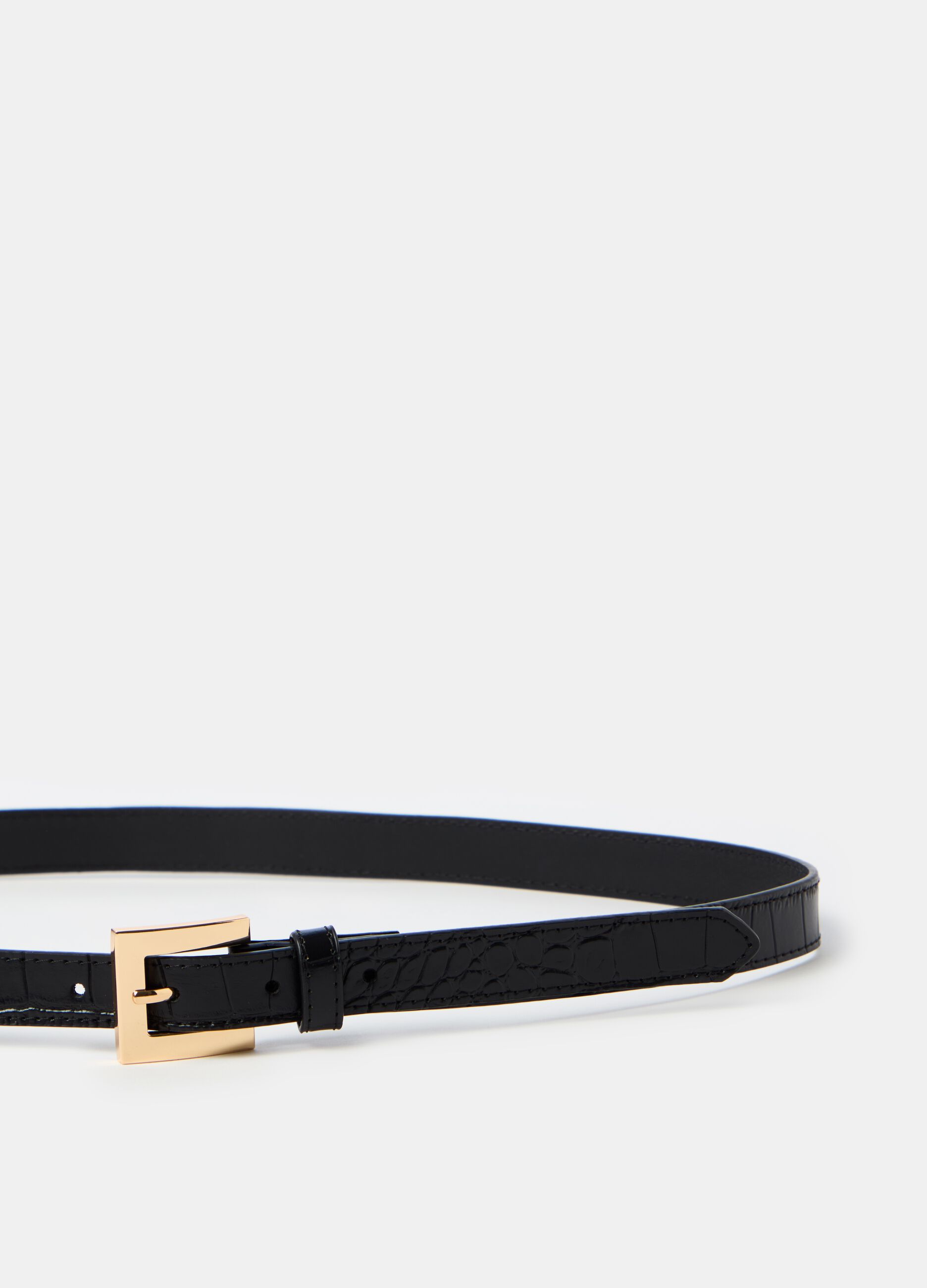 Contemporary belt in textured leather_1