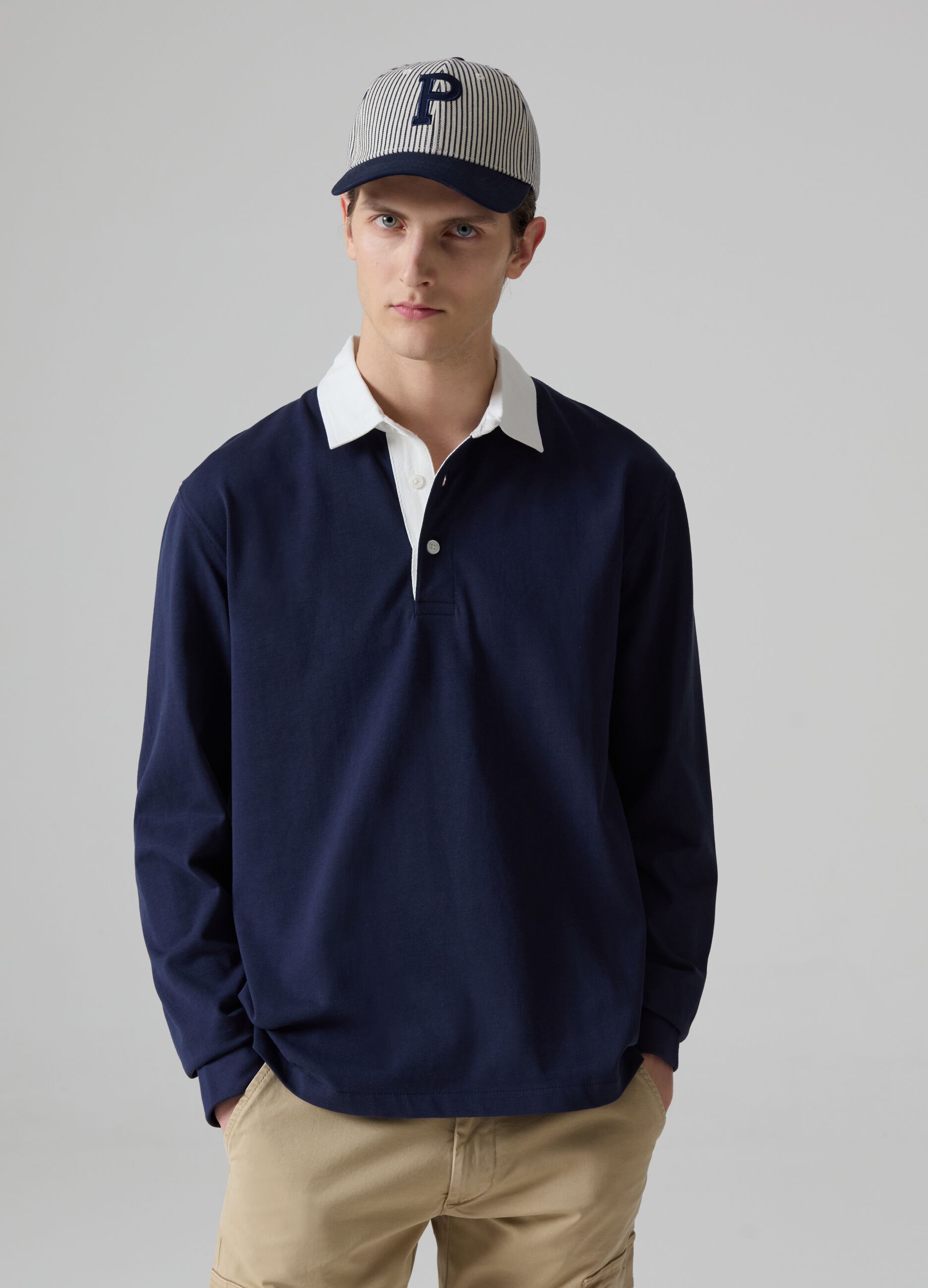 Long-sleeved polo shirt with contrasting collar