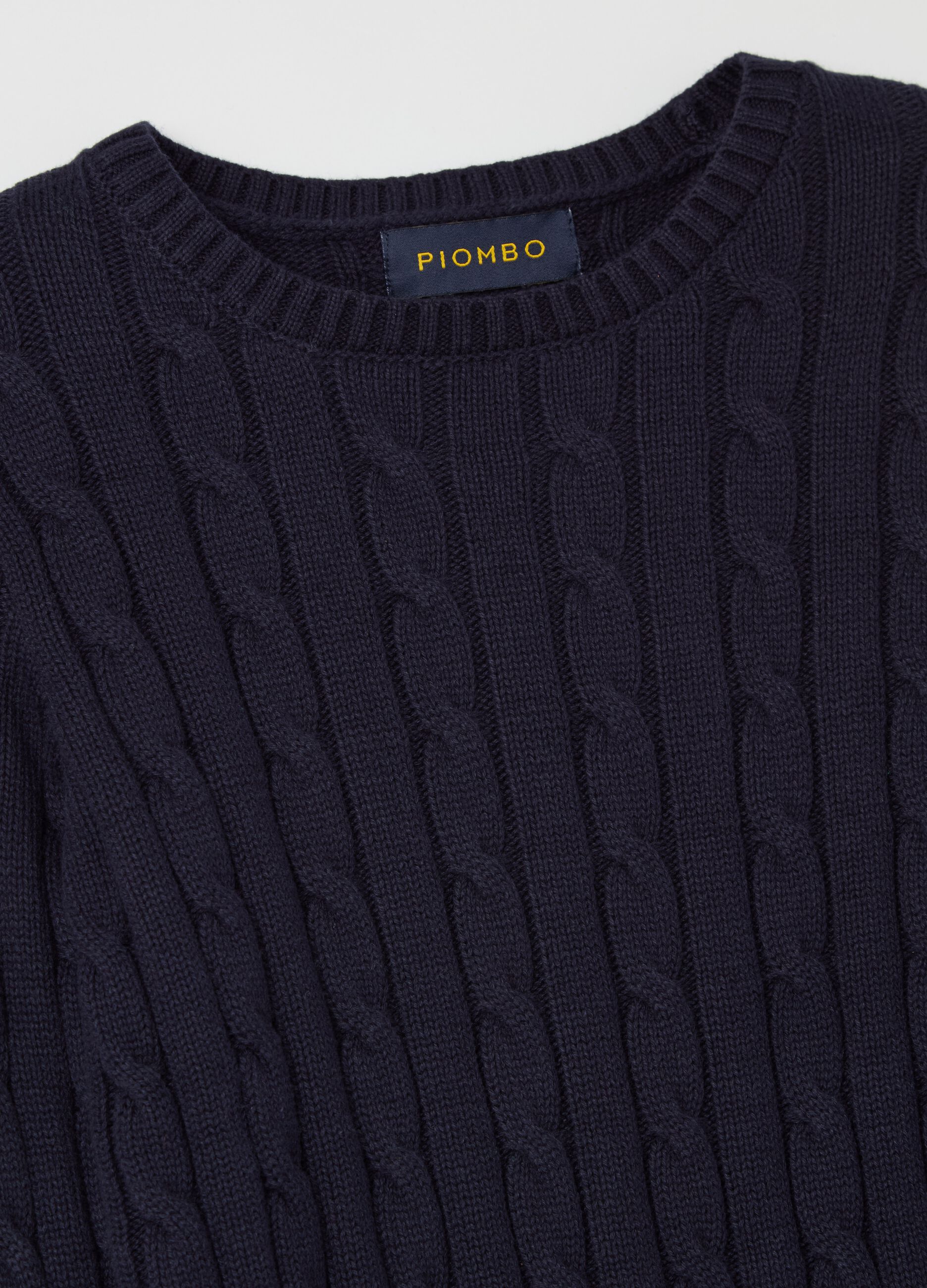 Ribbed pullover with cable-knit design_5