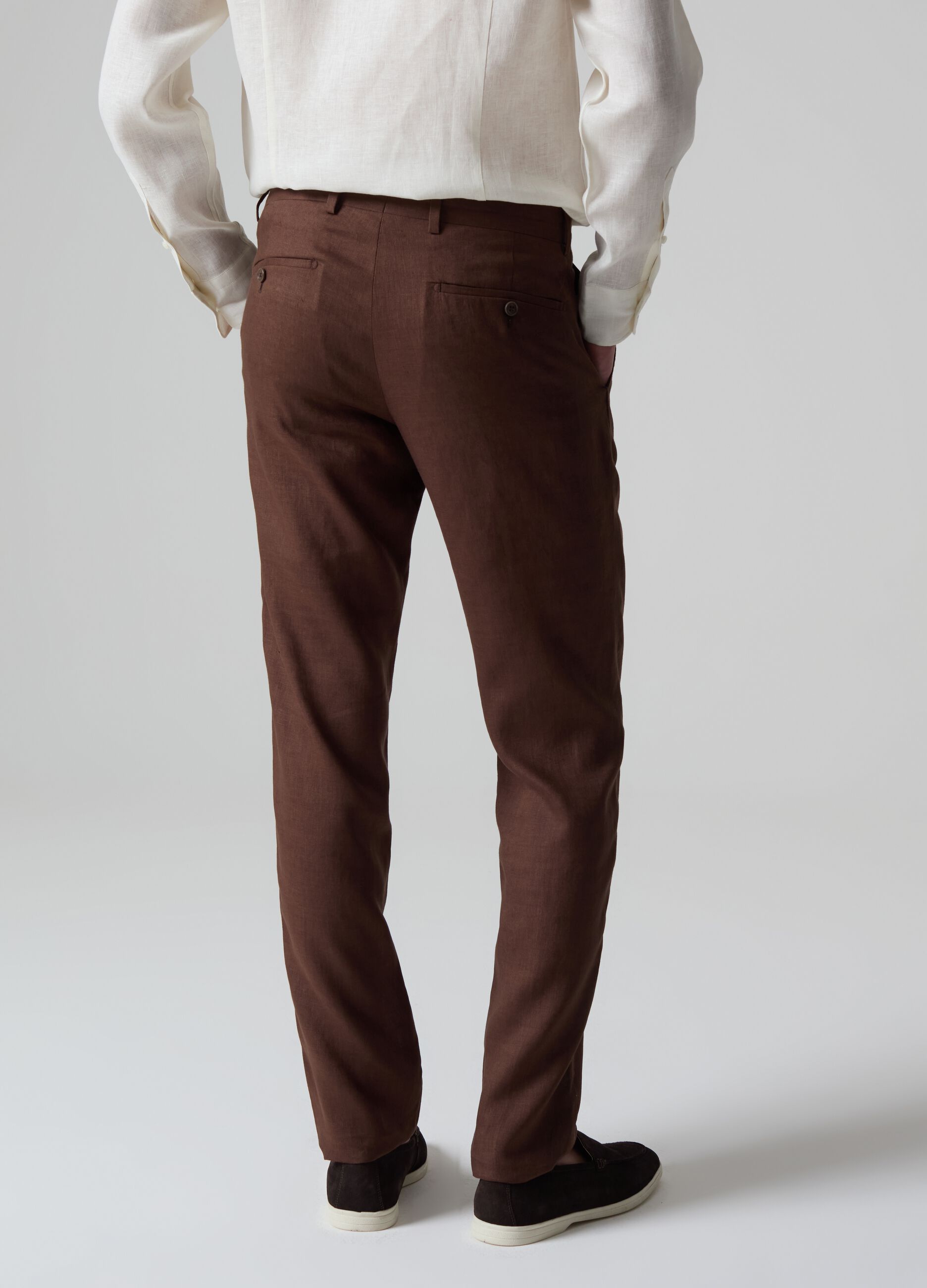 Contemporary chino trousers in linen_2