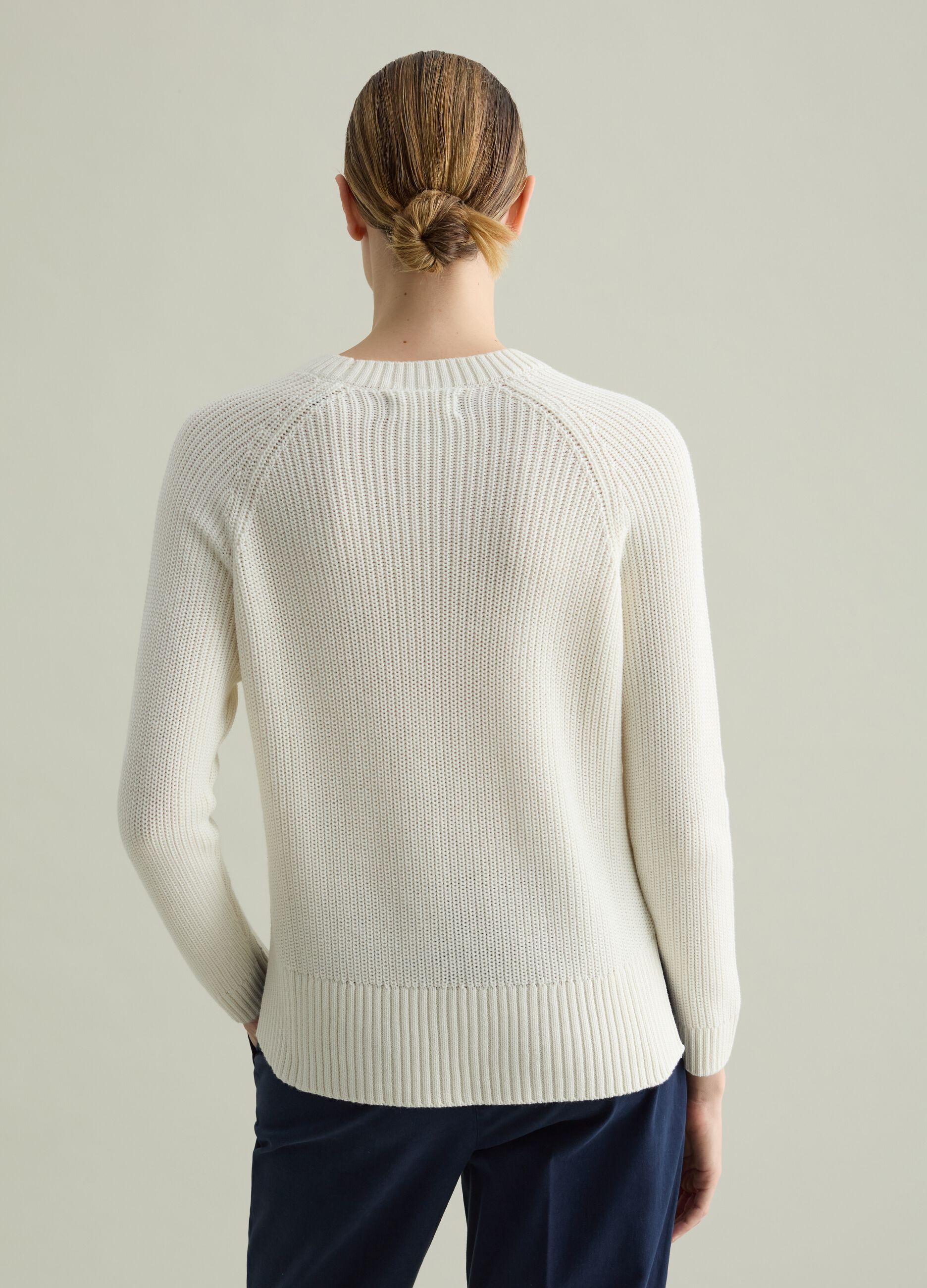 Knit pullover with raglan sleeves