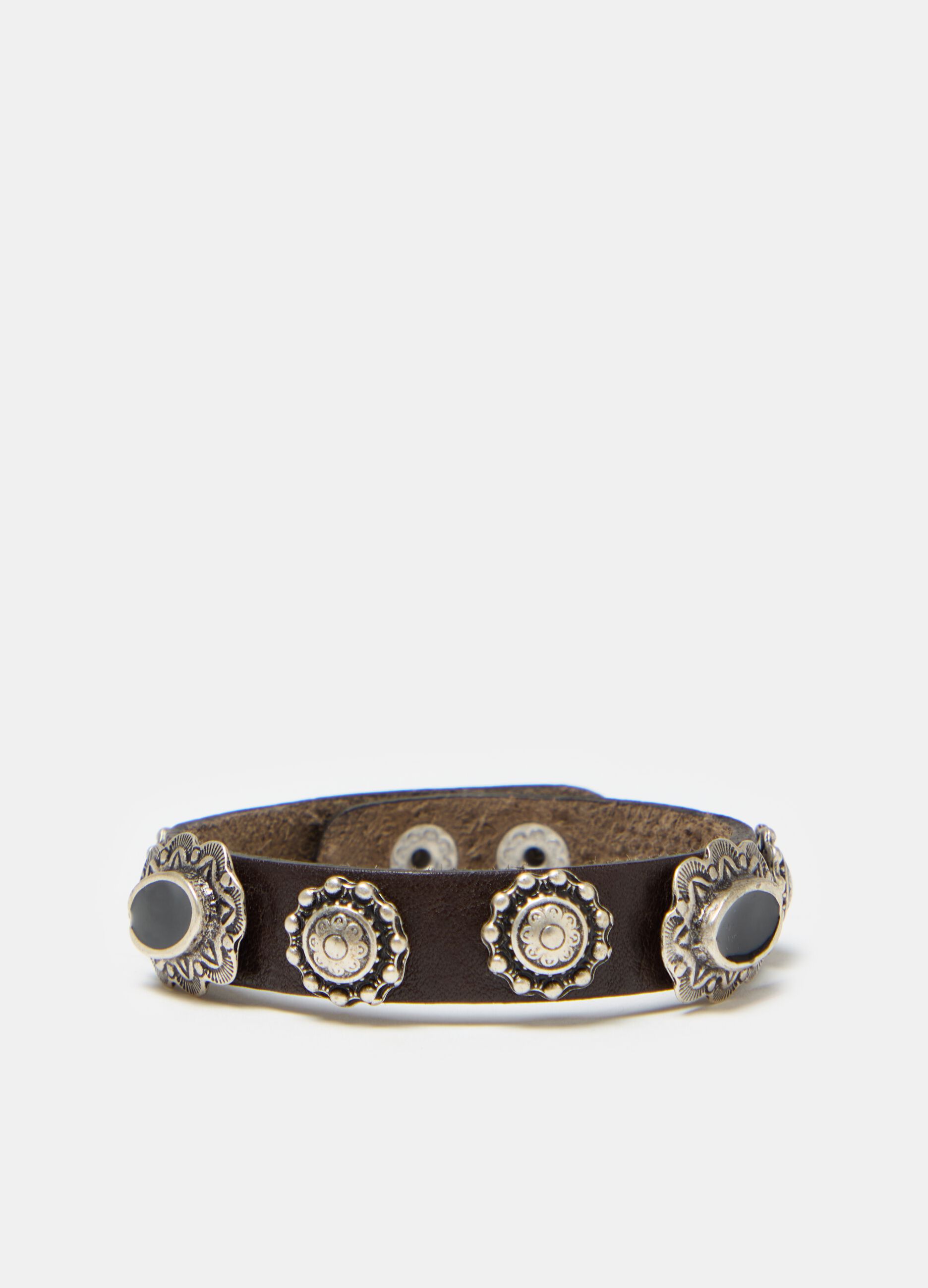 Pulsera de piel con conchos_0