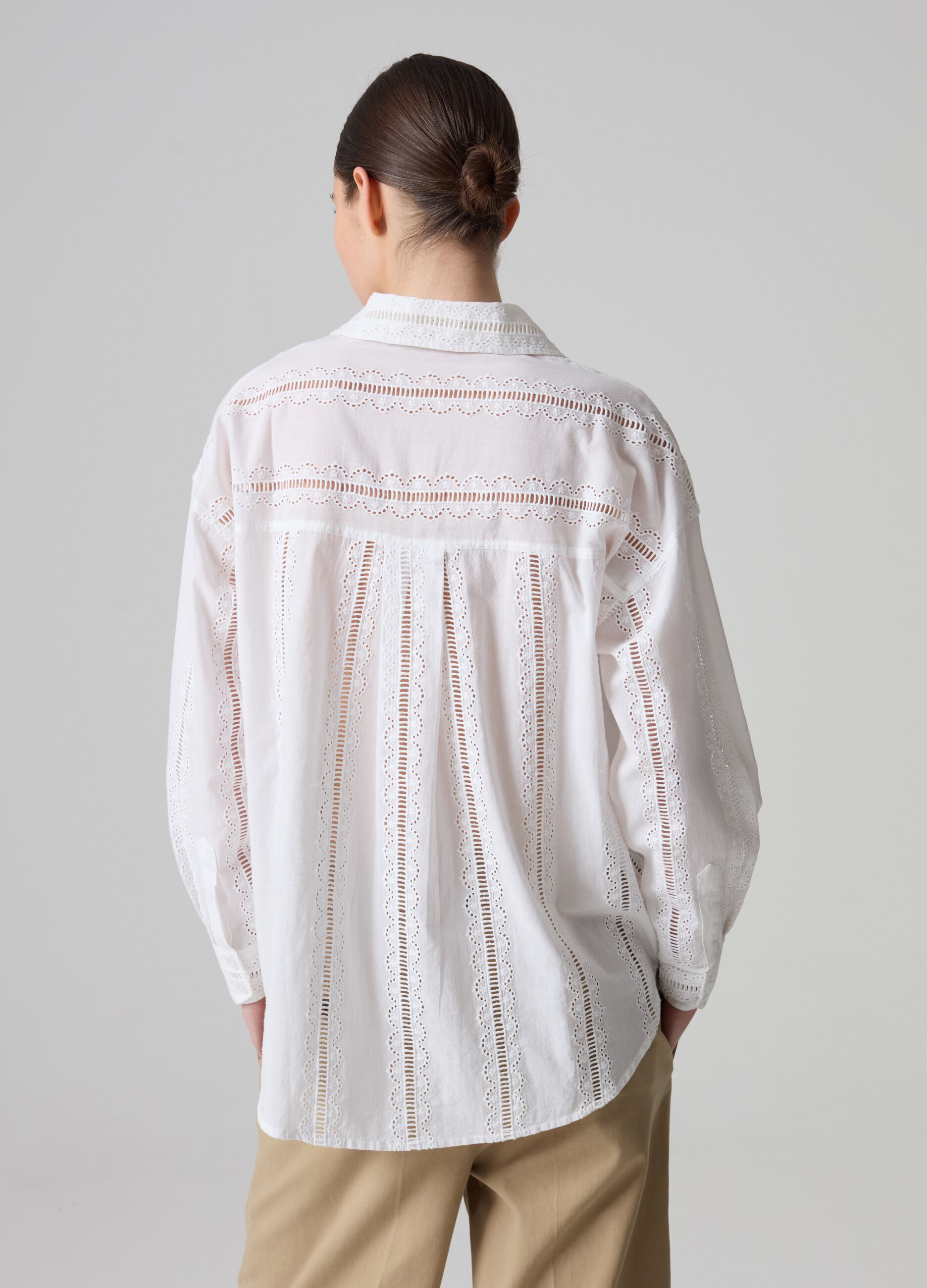 Oversized shirt with openwork details and broderie anglaise_2