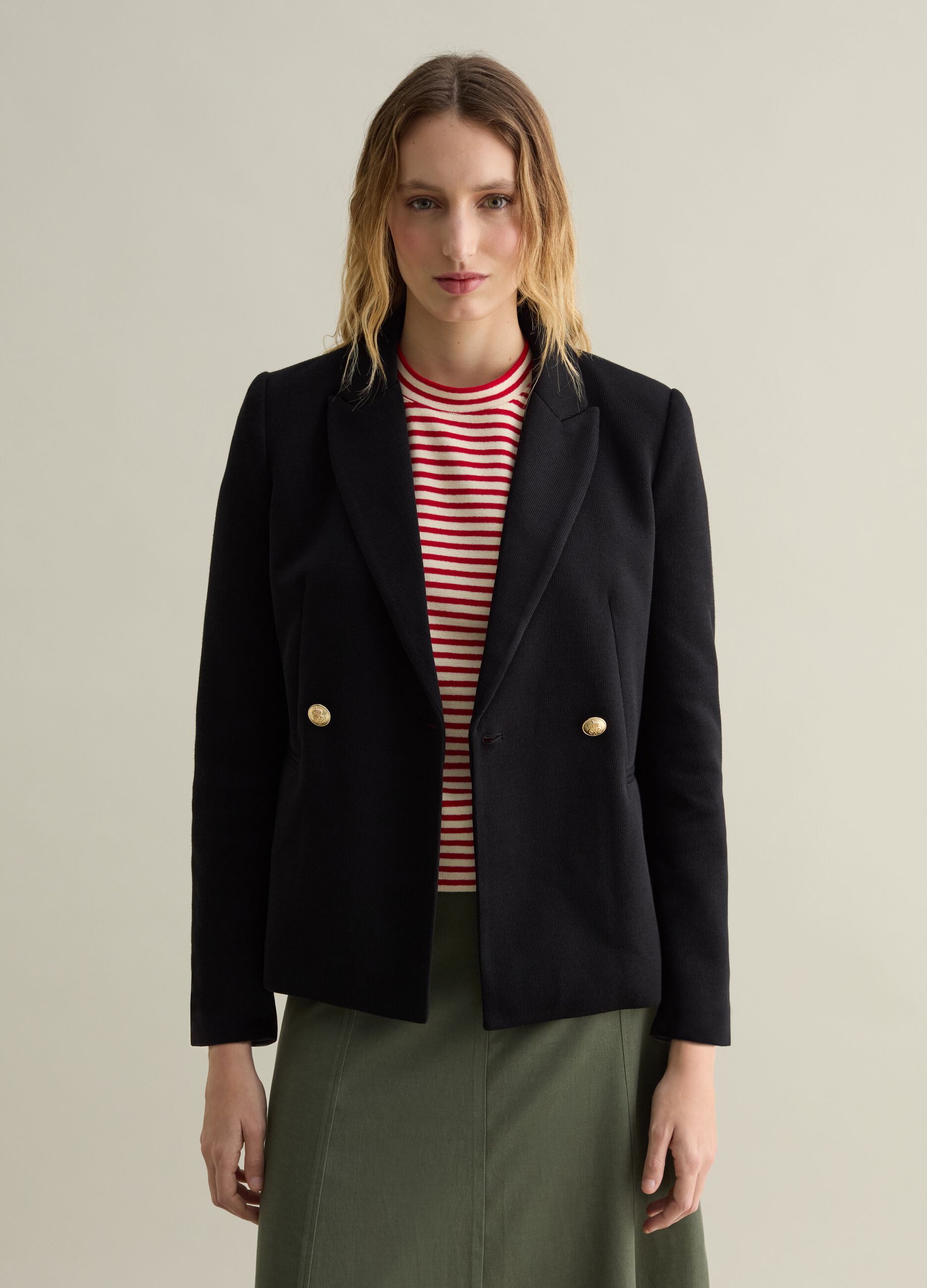 Blazer cruzado de punto con botones dorados