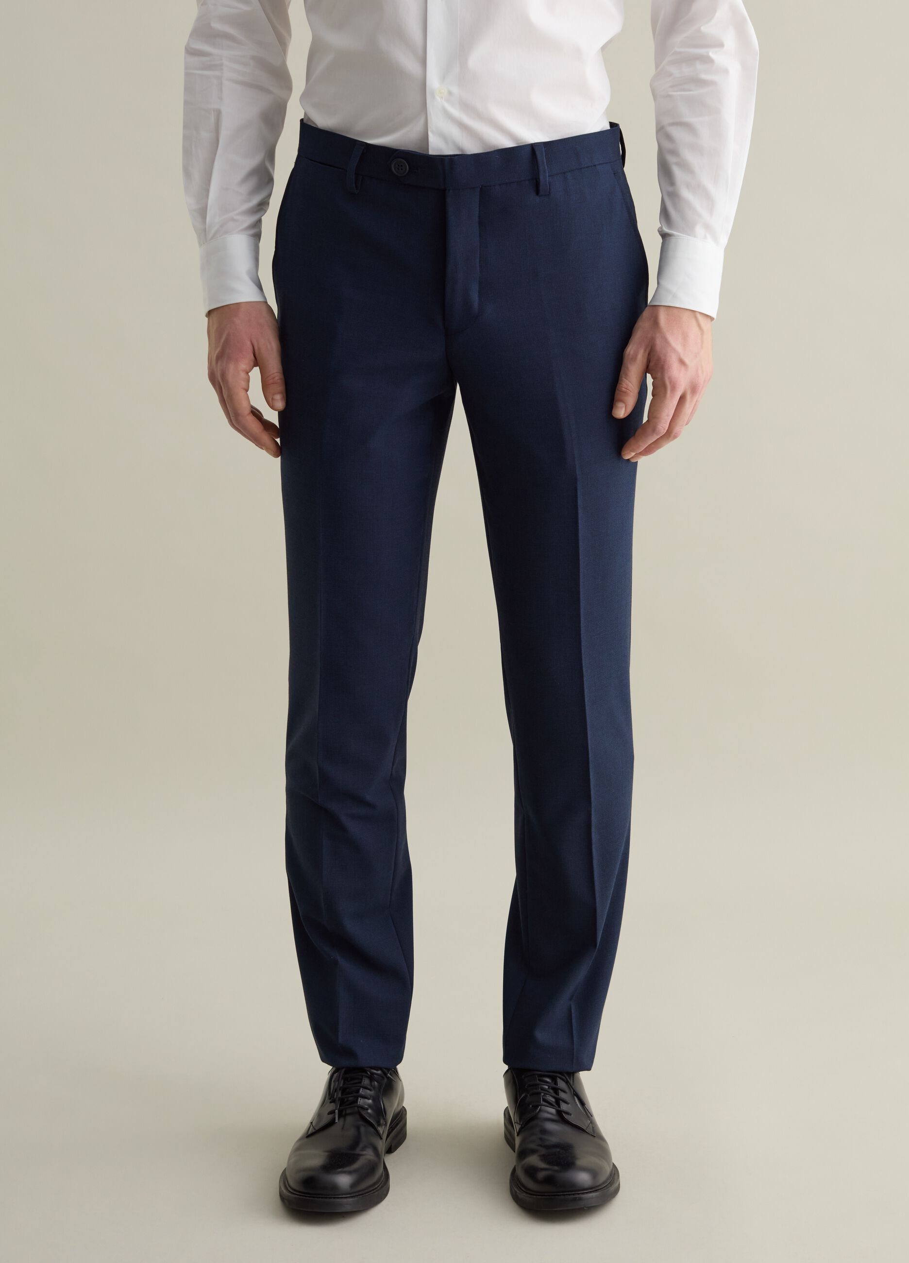 Pantalón slim fit con microestampado