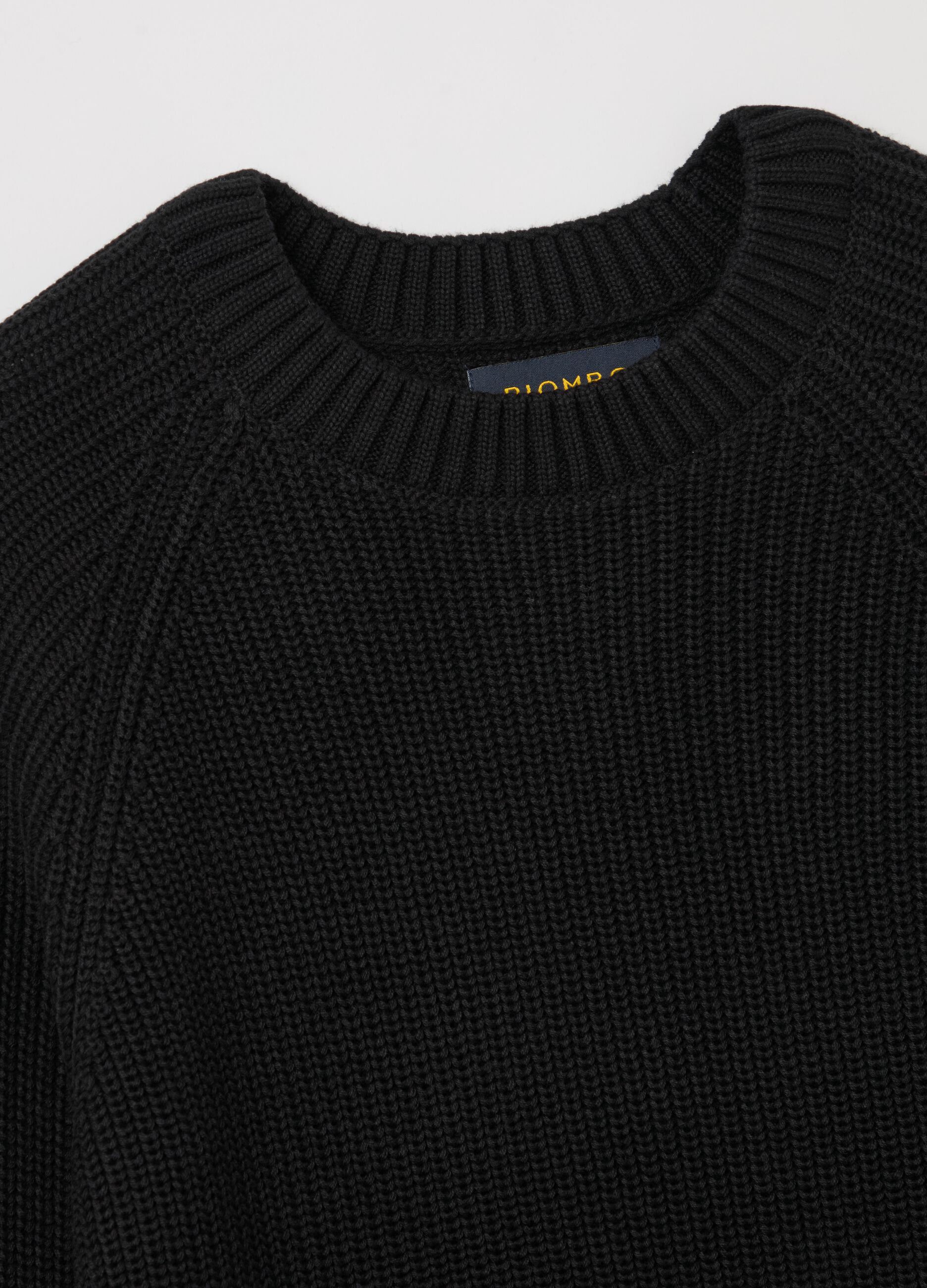 Knit pullover with raglan sleeves