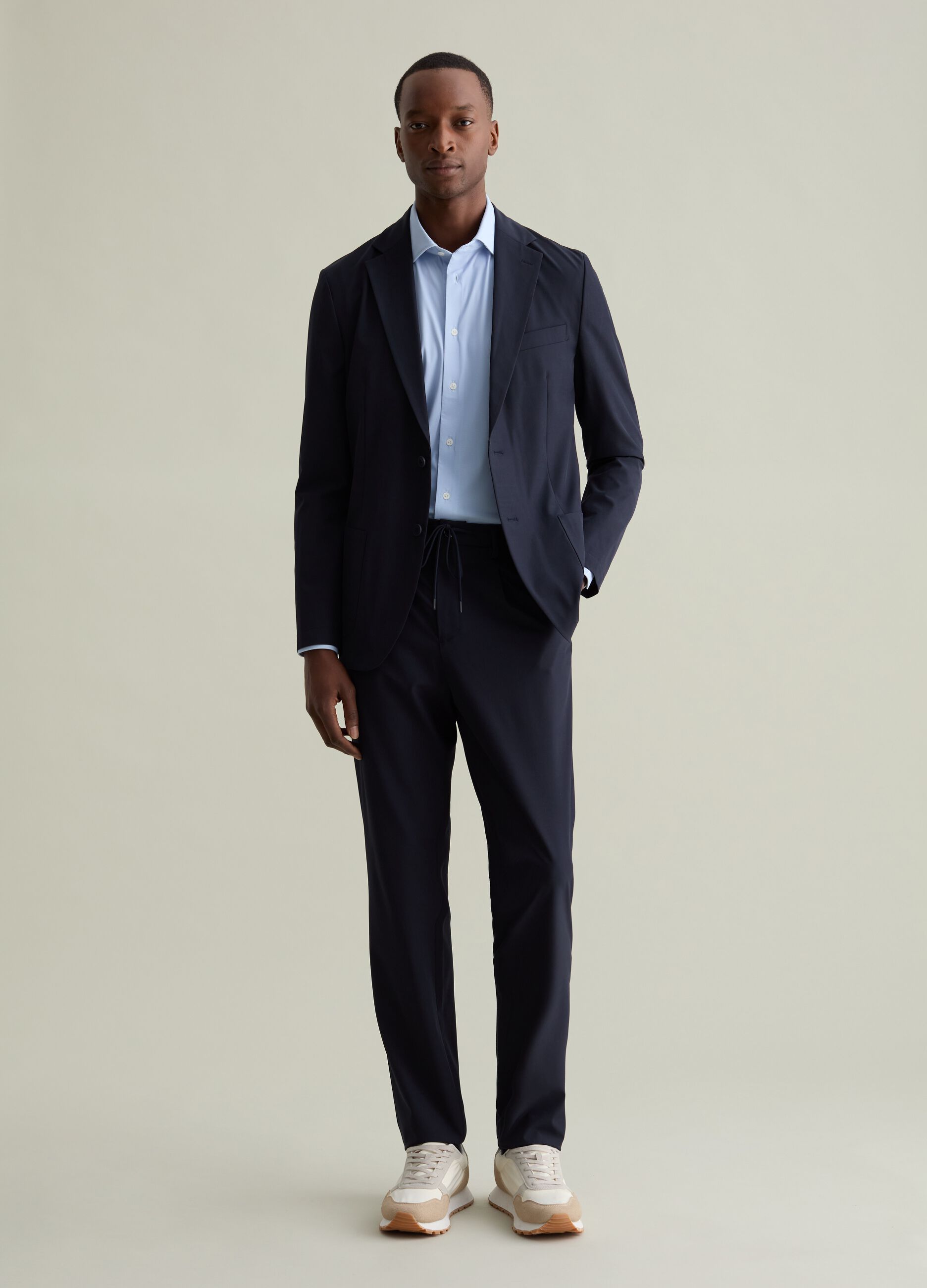 Chinos joggers de tejido técnico