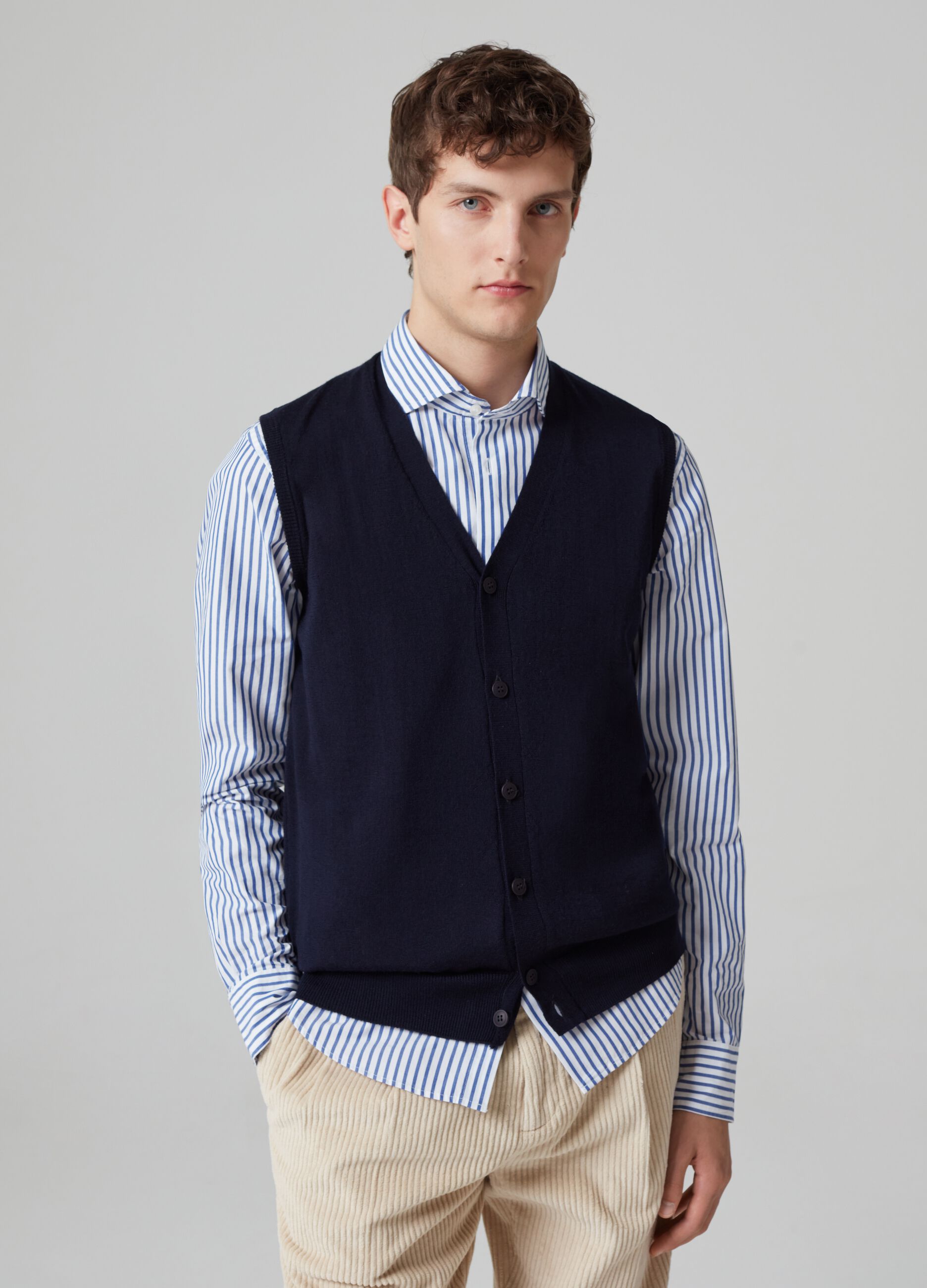 Man's Navy Blue V-neck Merino wool vest