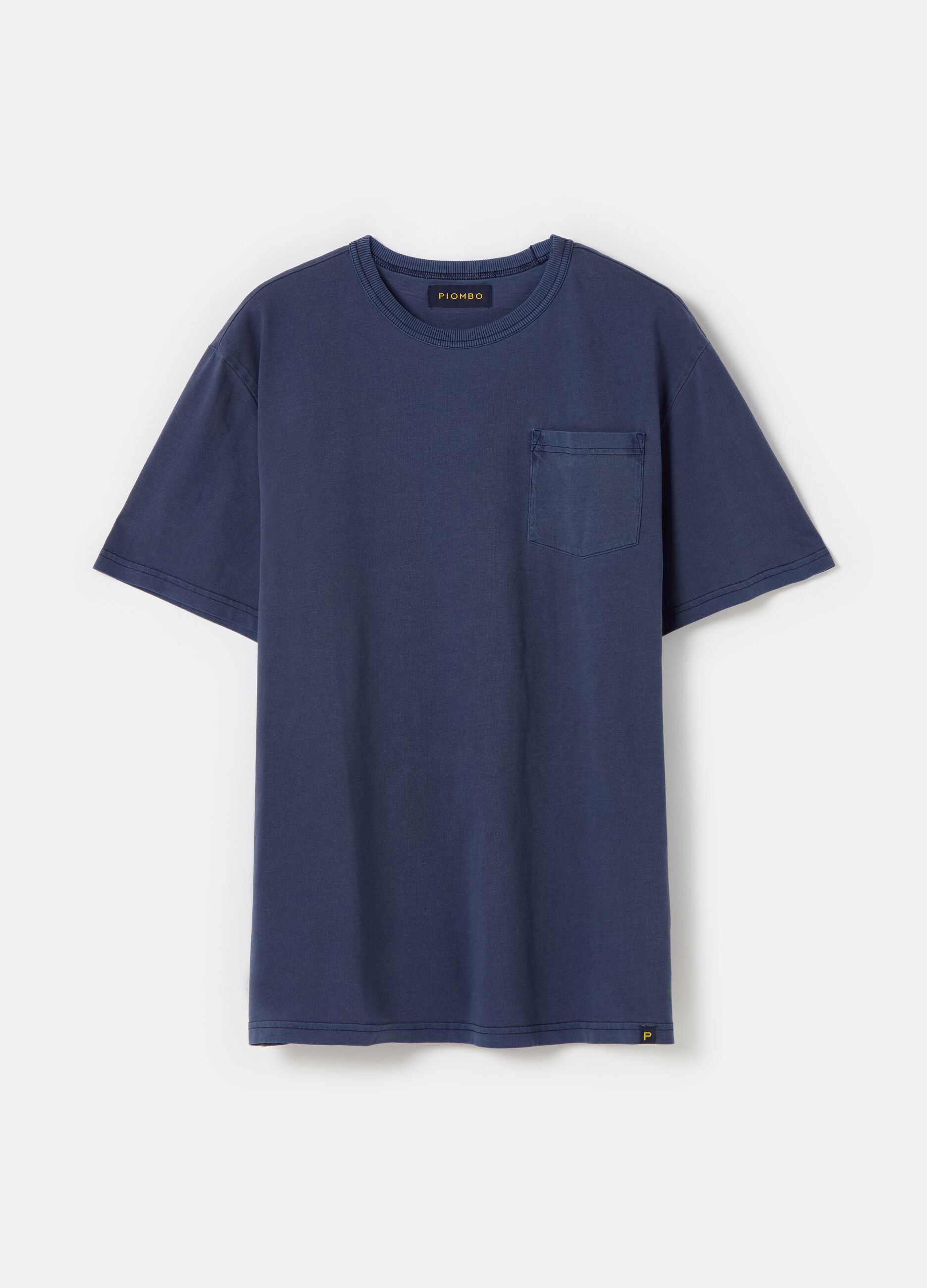 T-shirt with round neck and pocket