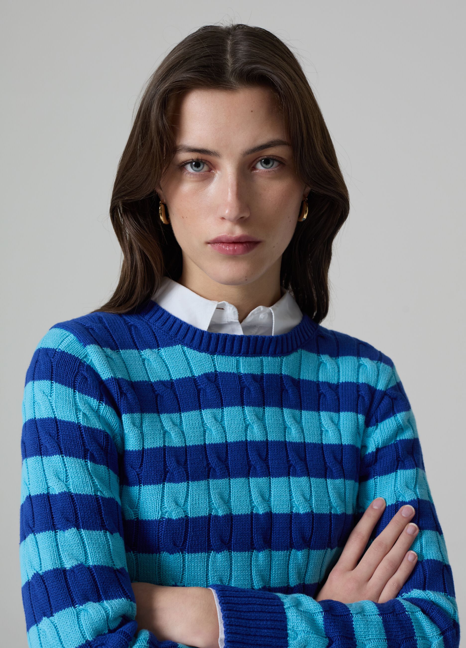 Striped pullover with cable-knit design_2