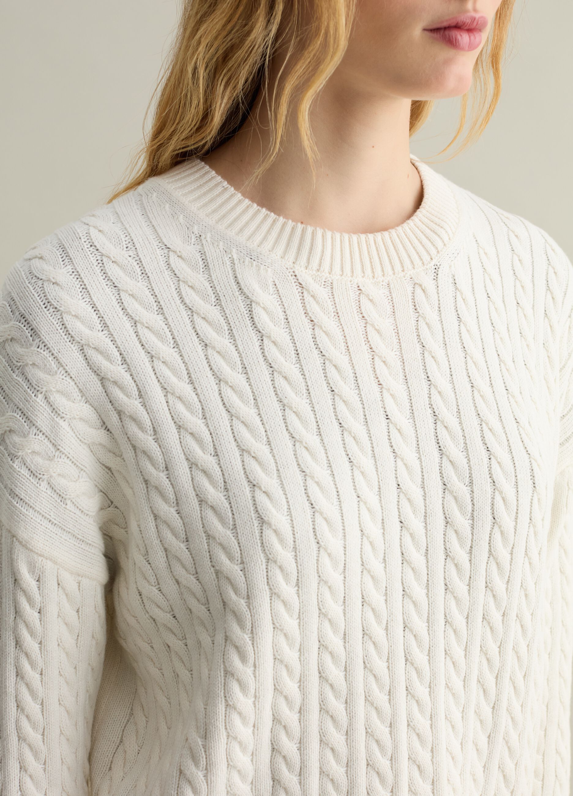 Jersey de canalé con punto trenzado