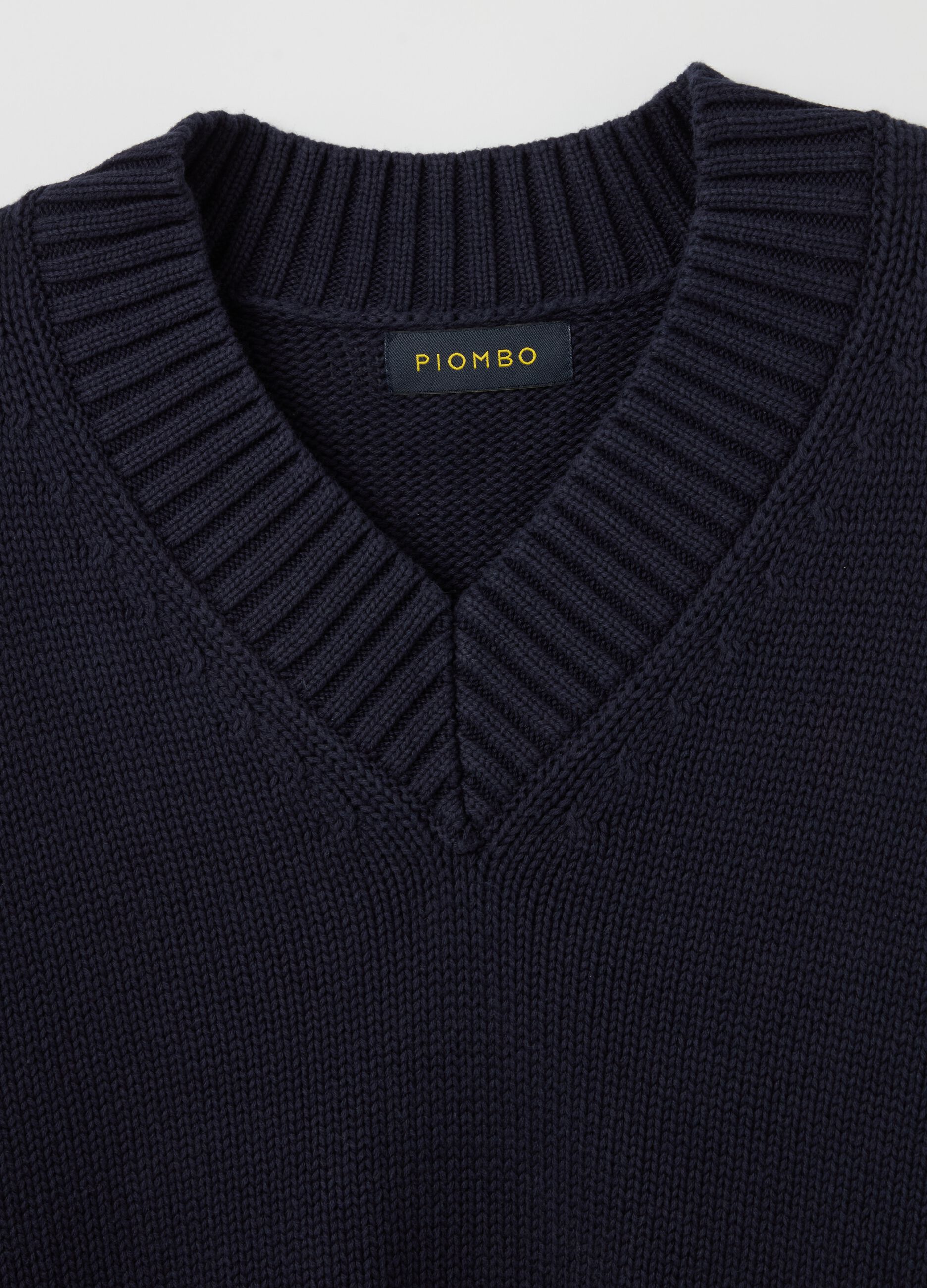 V-neck cotton pullover