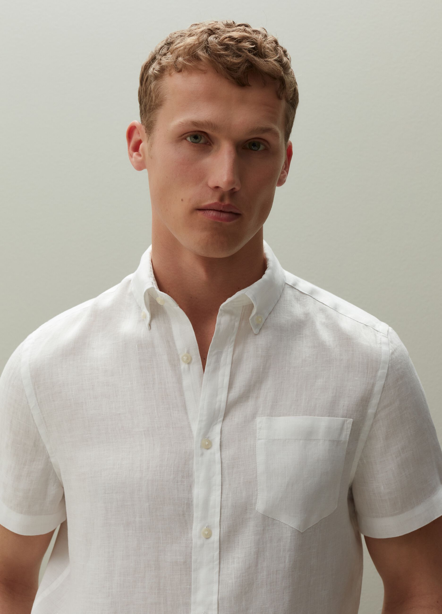Linen shirt with short sleeves_0