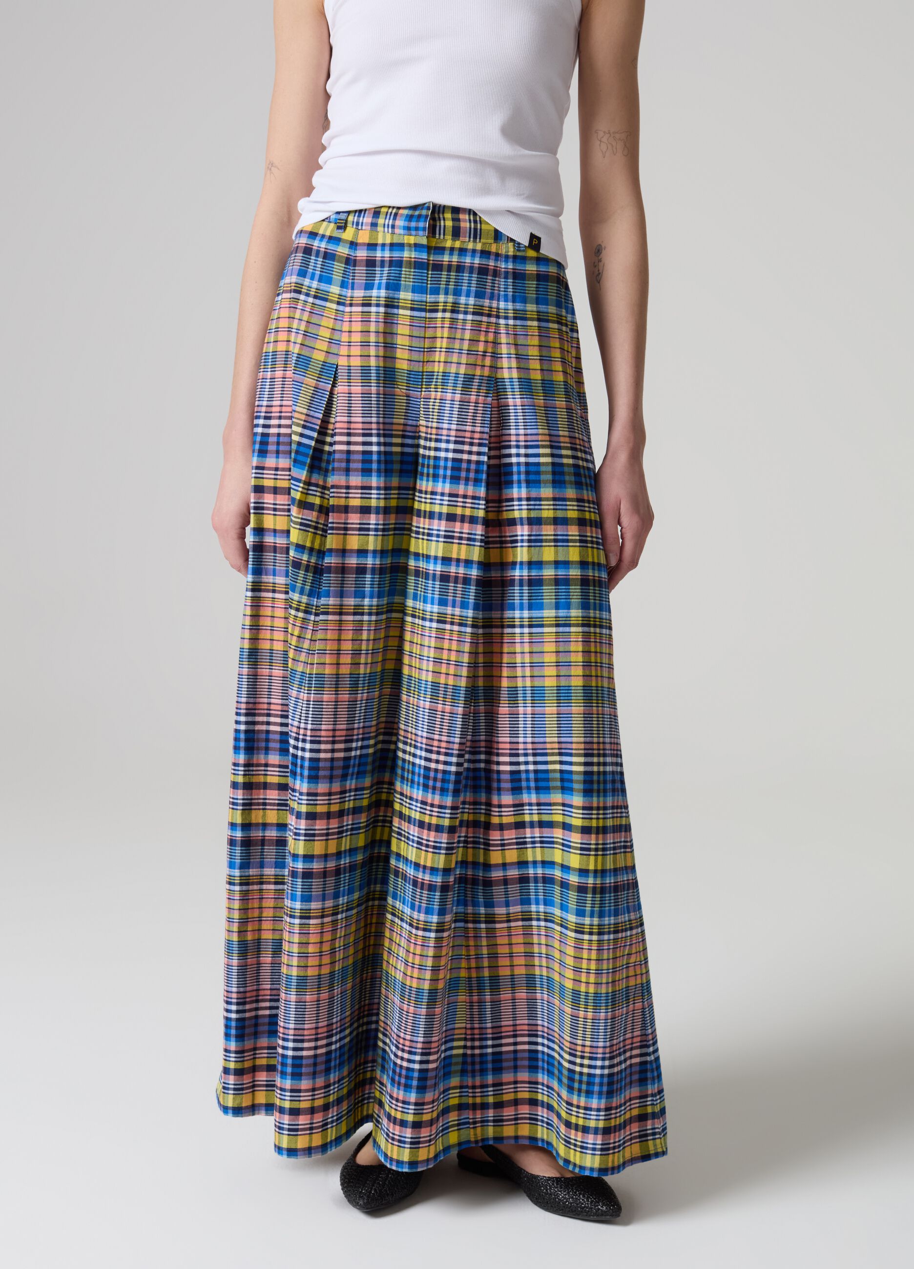 Flare-fit wide-leg trousers with check pattern_1