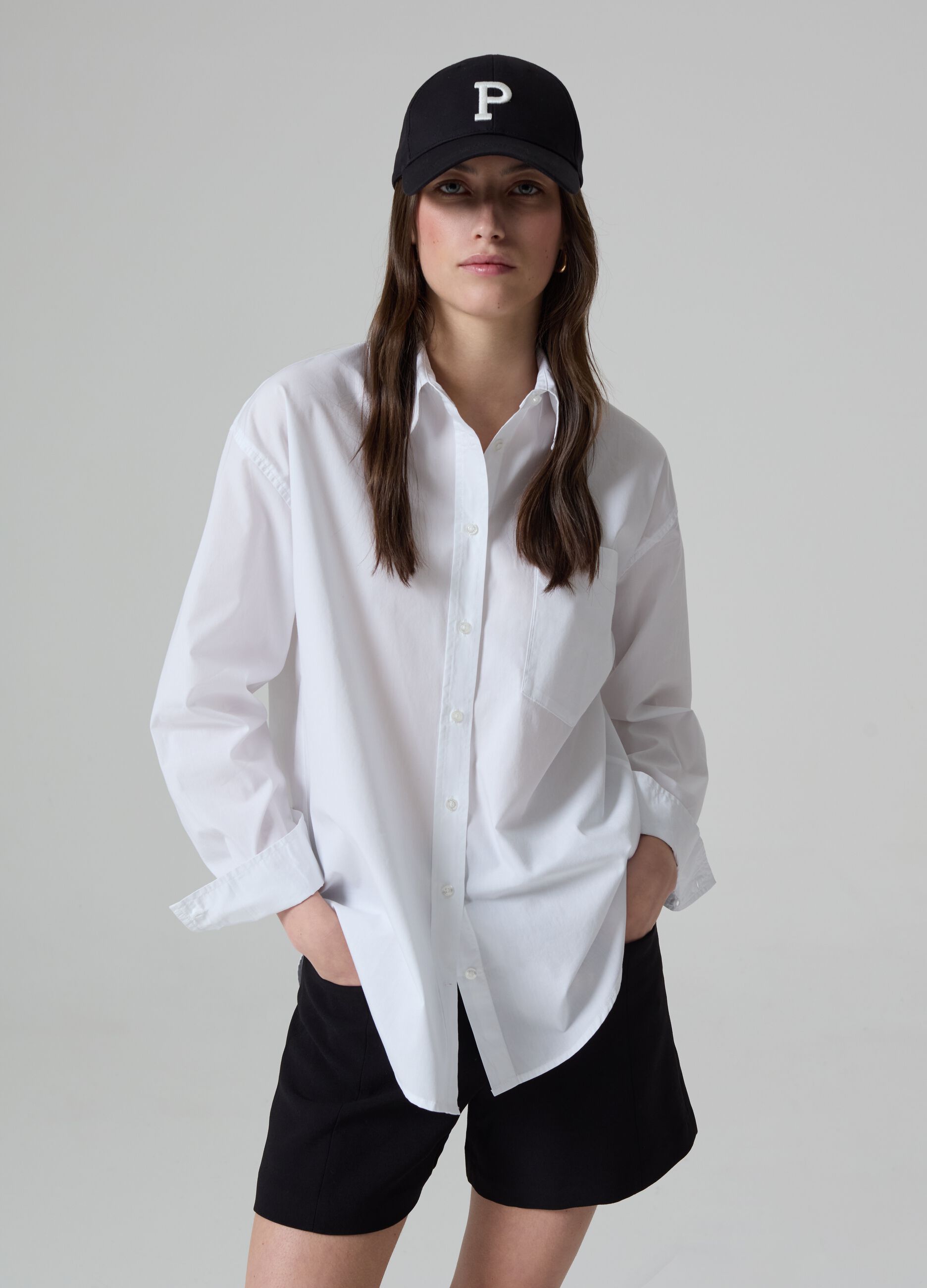 Oversized shirt in cotton with pocket
