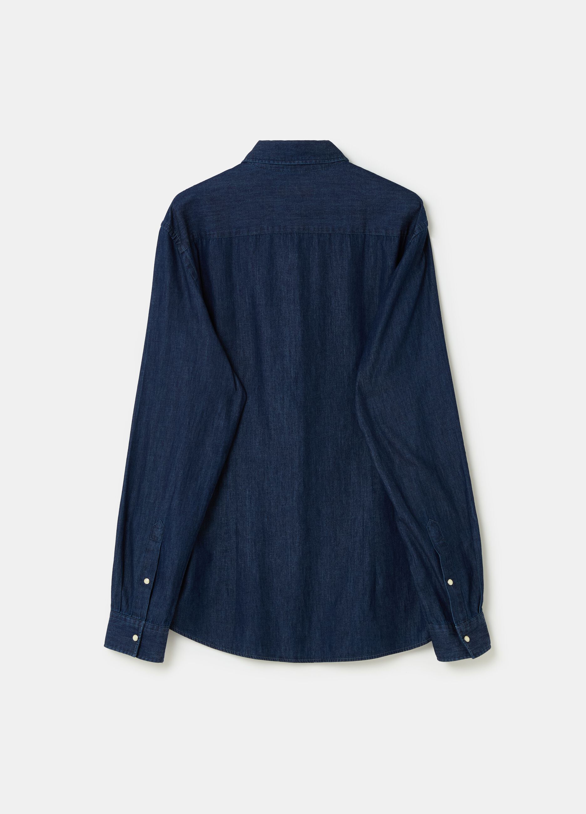 Denim shirt with bead buttons_4