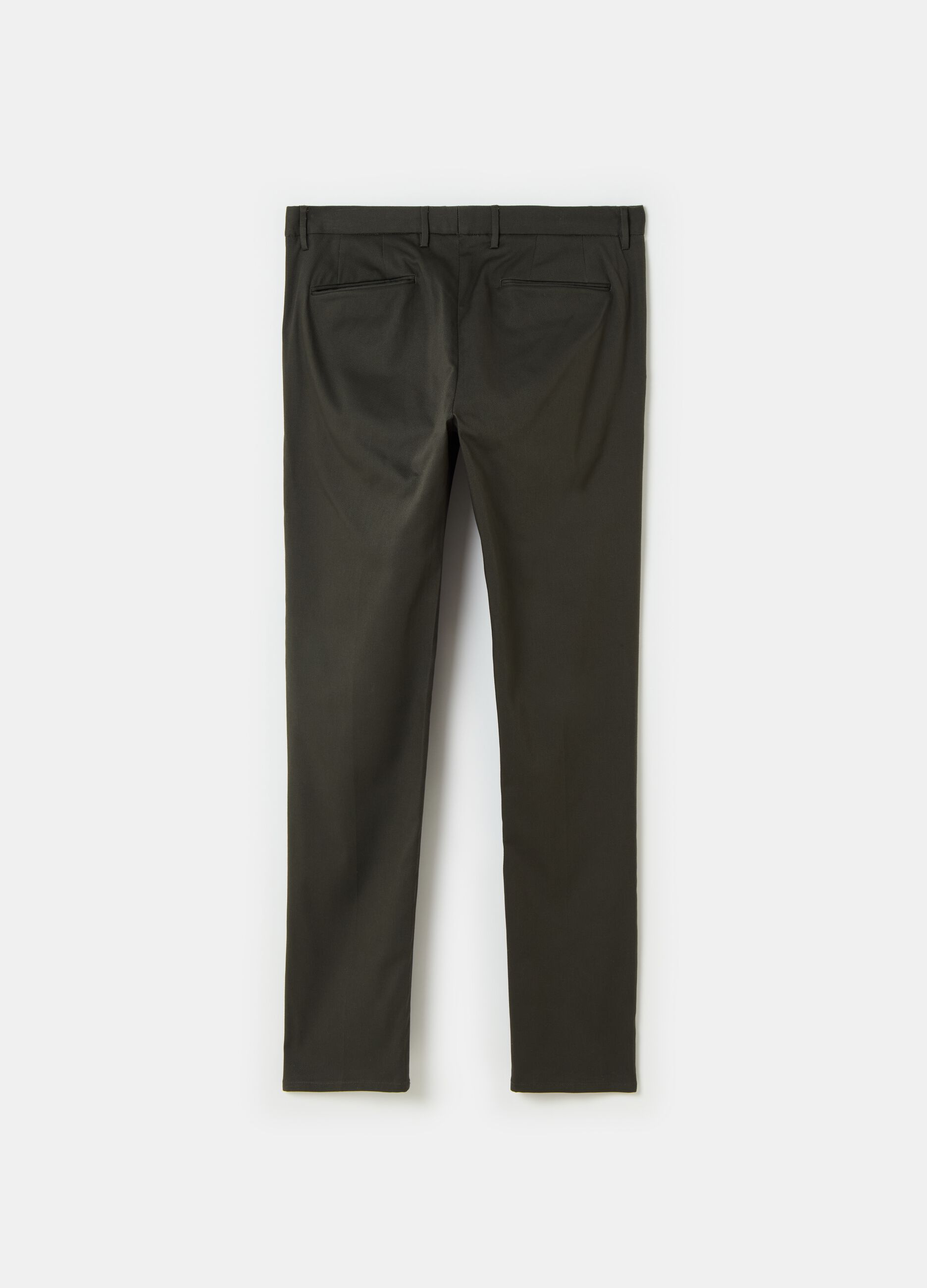 Contemporary chino trousers with five pockets_4