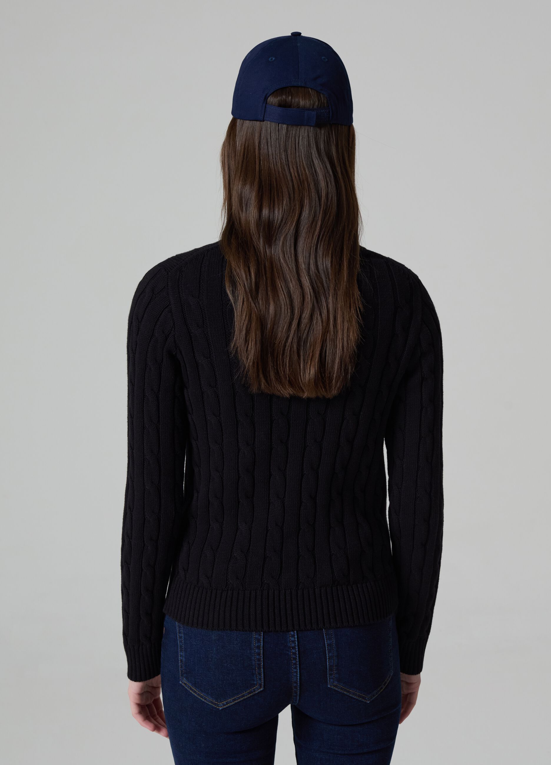 Ribbed pullover with cable-knit design_1