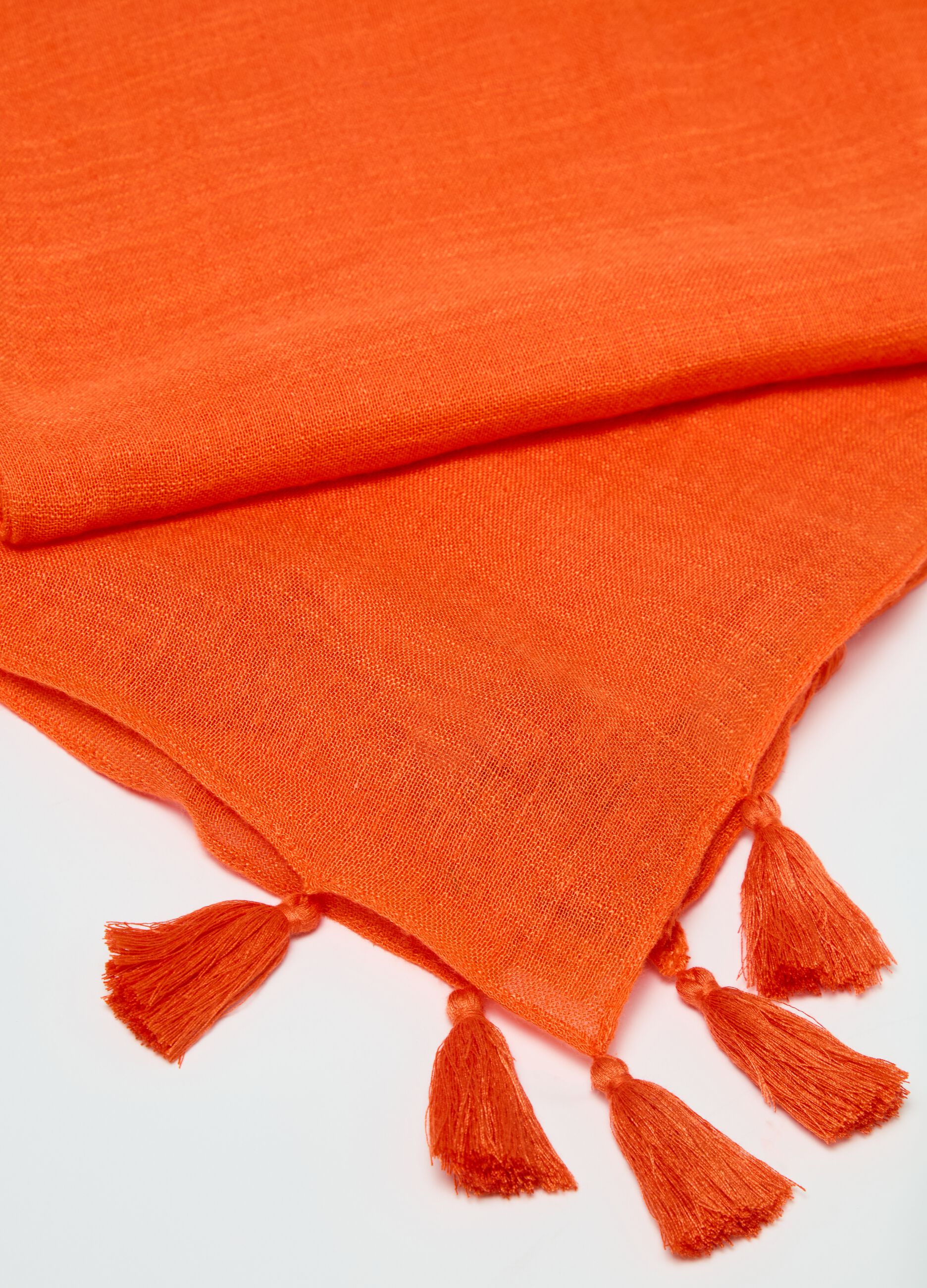 Viscose and linen scarf with tassels_2