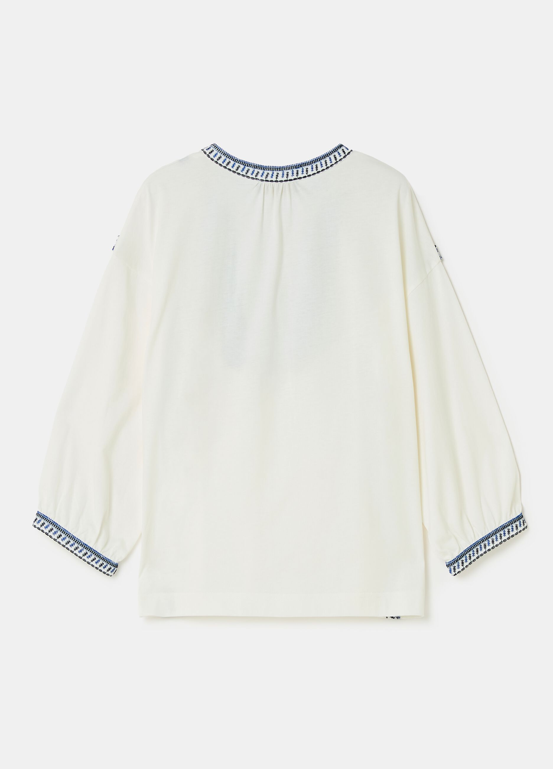 Camiseta de algodón con bordados étnicos