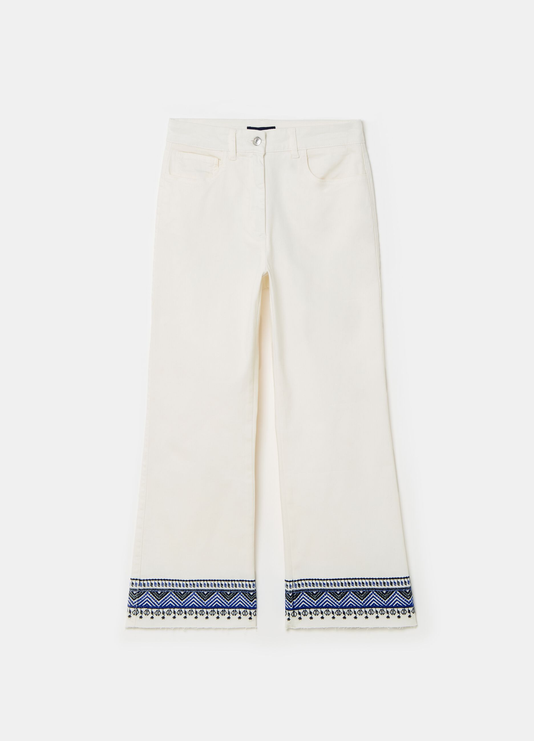 Vaqueros wide leg con bordados étnicos_3