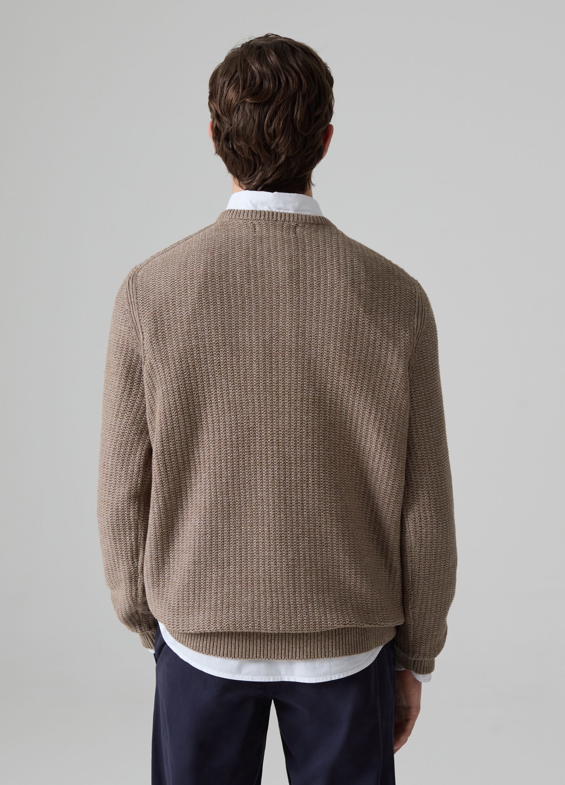 Pullover with ribbed design