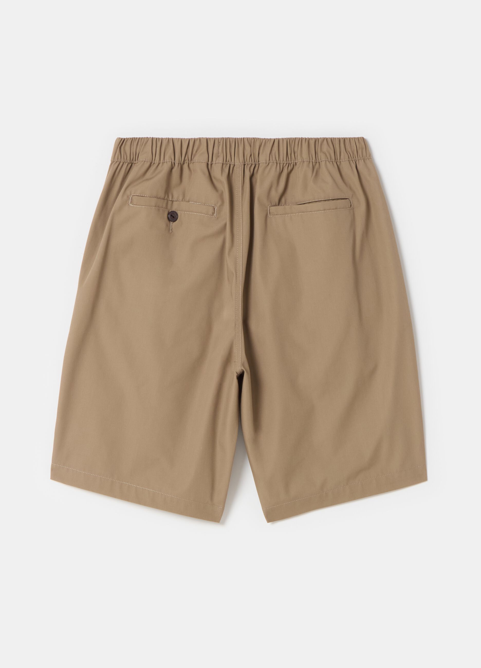 Selection solid colour Bermuda shorts