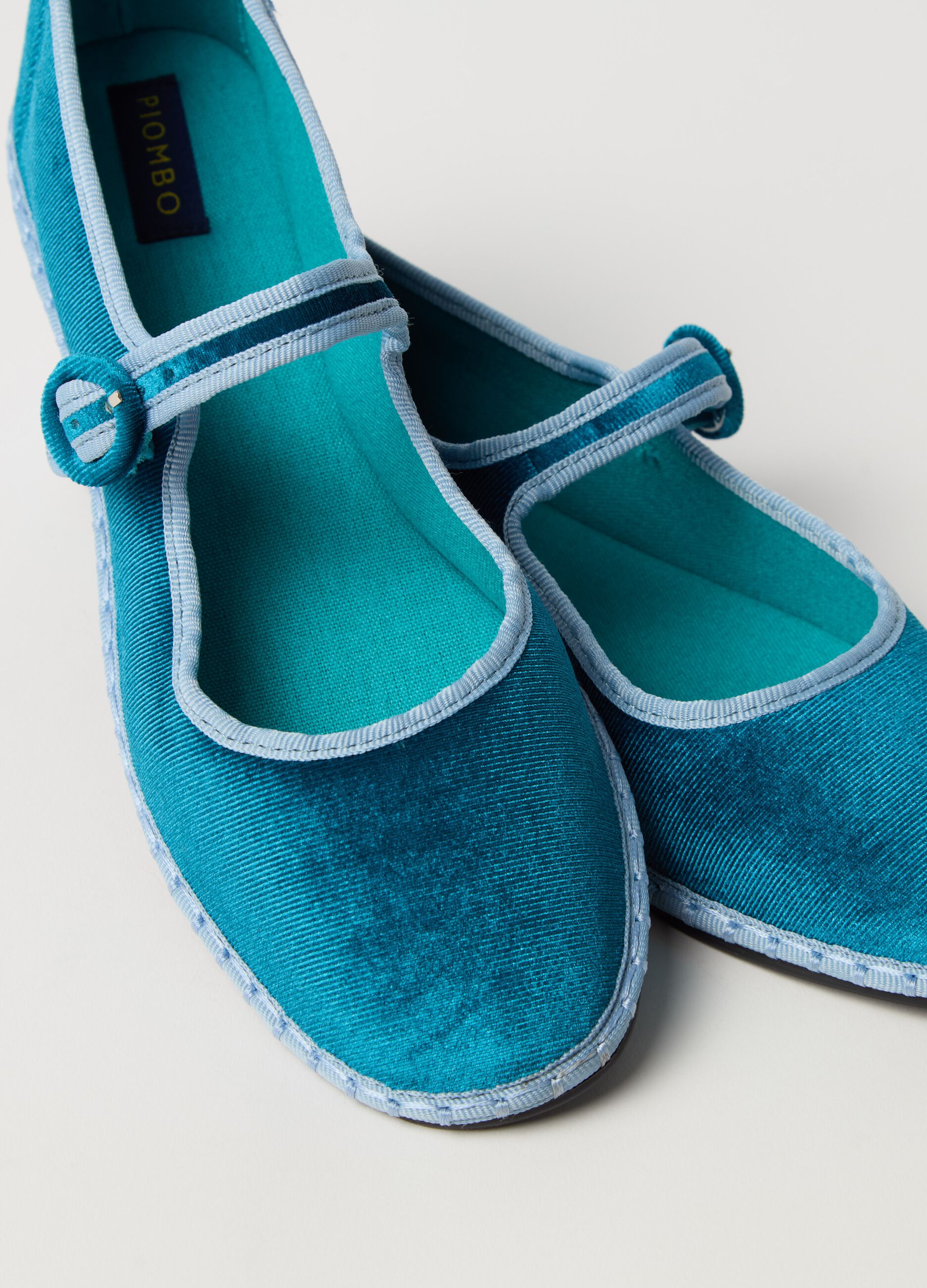 Ballerina flats with strap