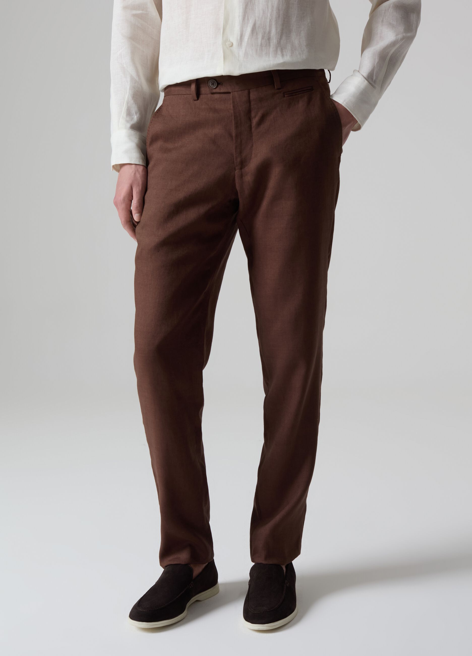 Contemporary chino trousers in linen_1