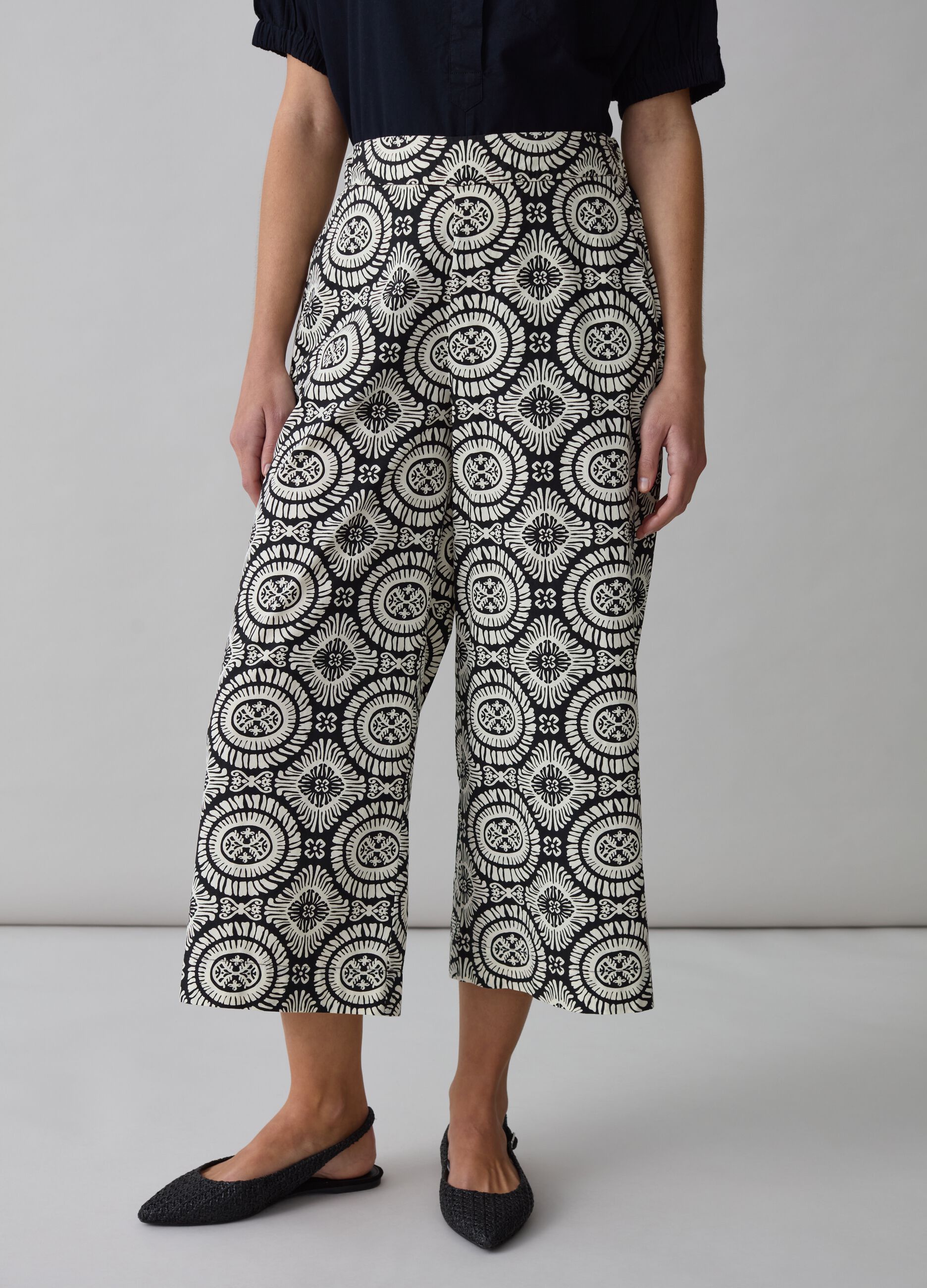 Pantalón wide leg con estampado étnico_1
