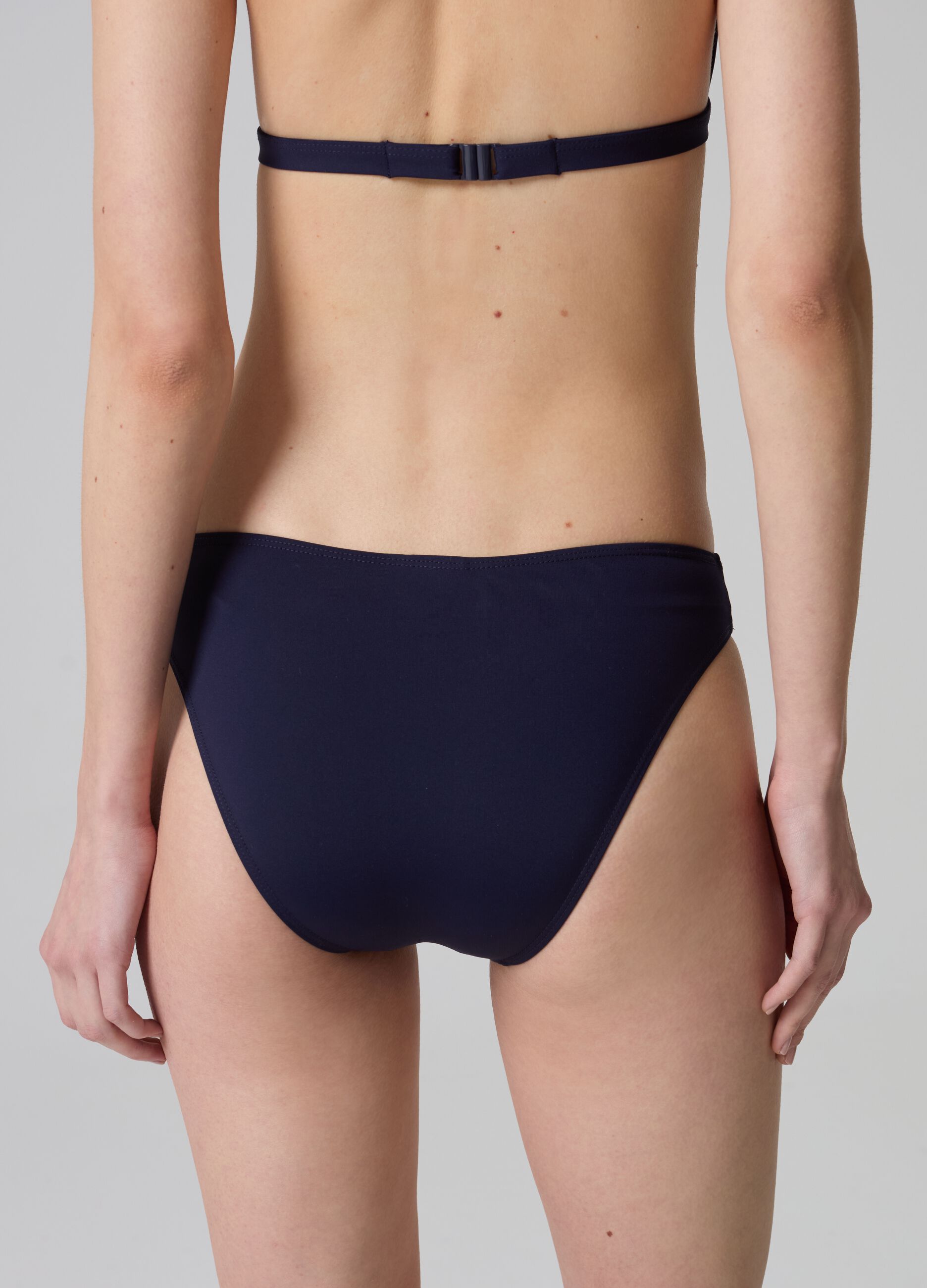 Braguita bikini con hebilla
