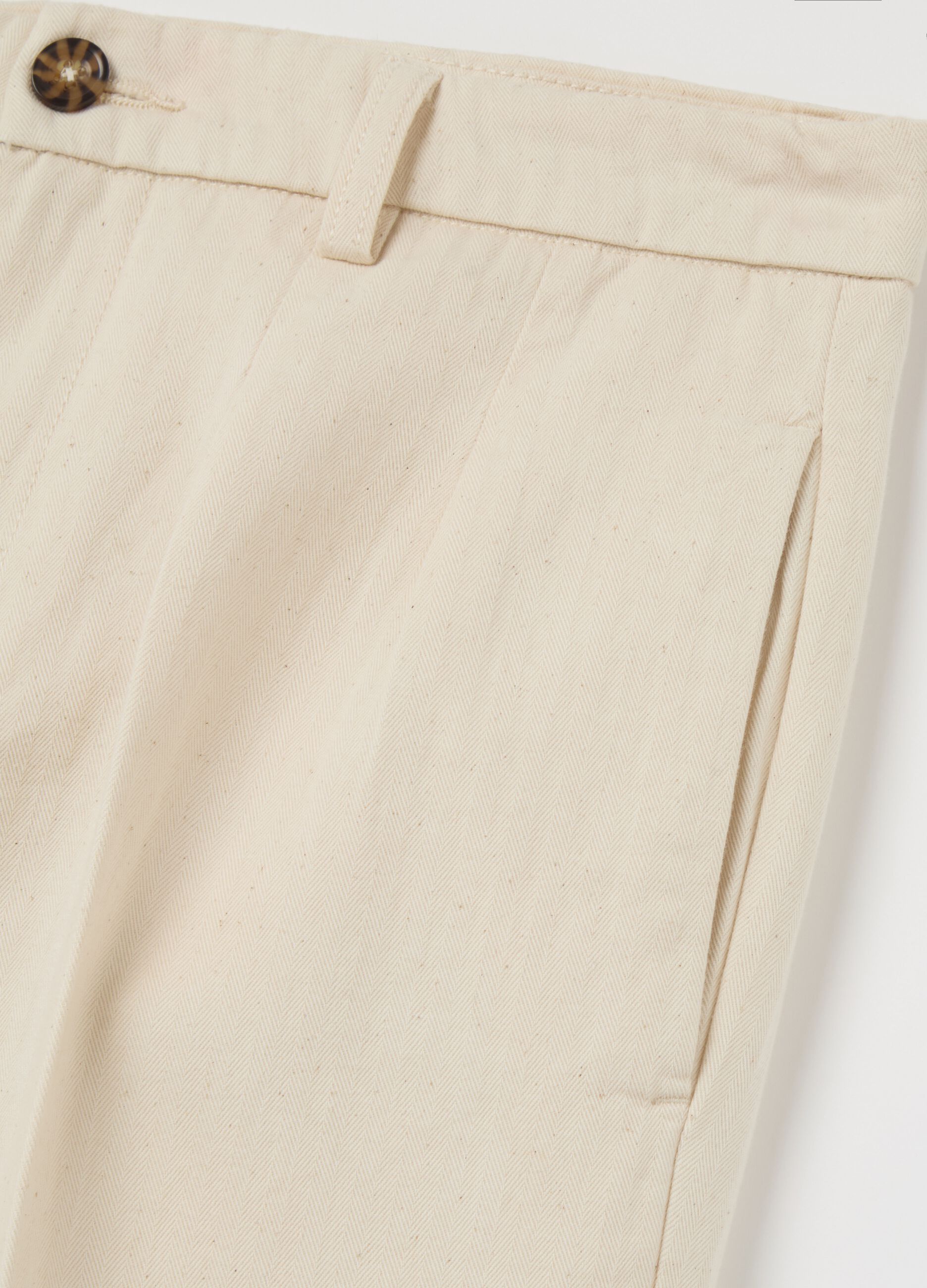 Pinstriped chino trousers with darts_5