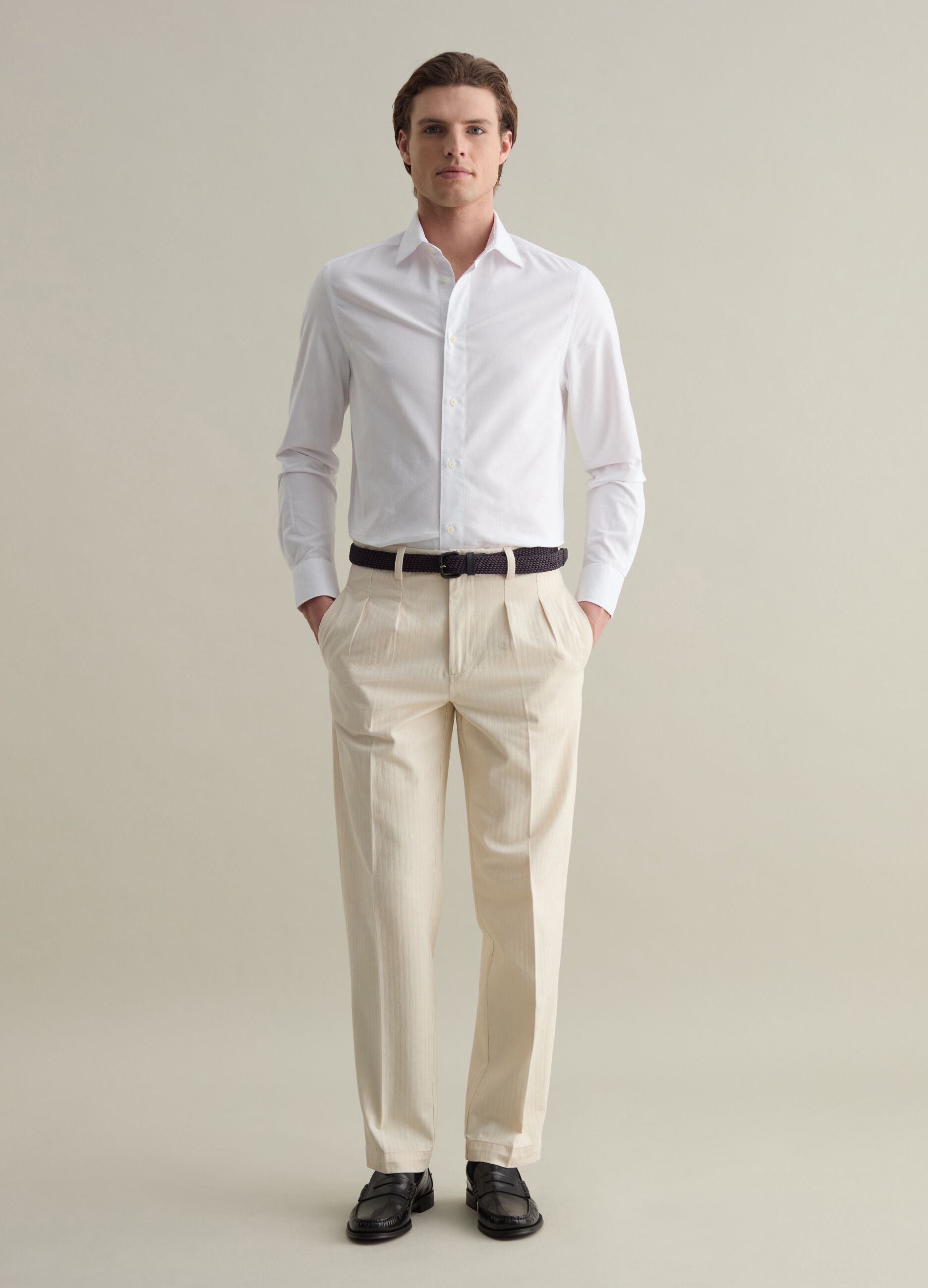 Belt in woven fabric