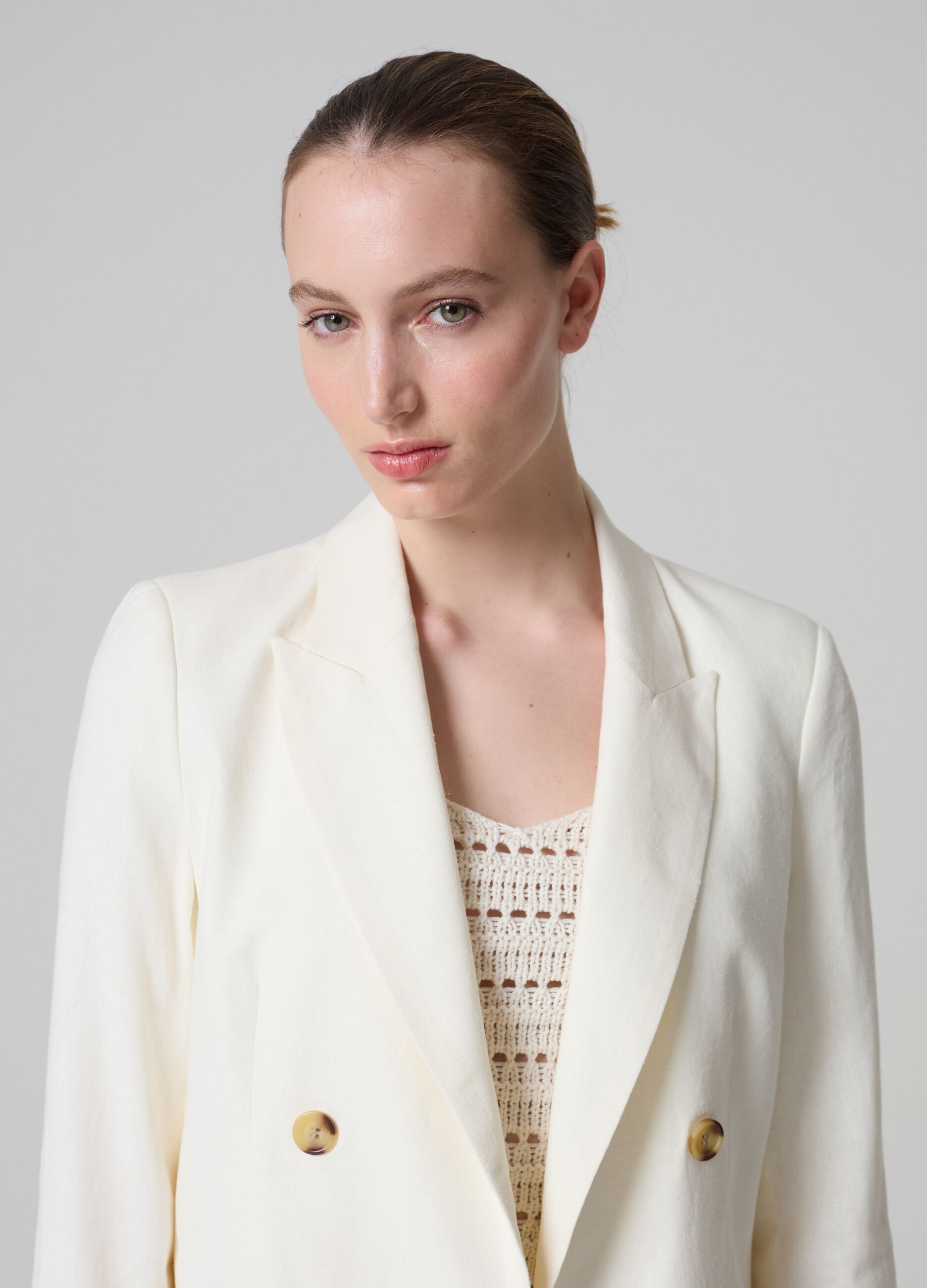 Contemporary double-breasted blazer_1
