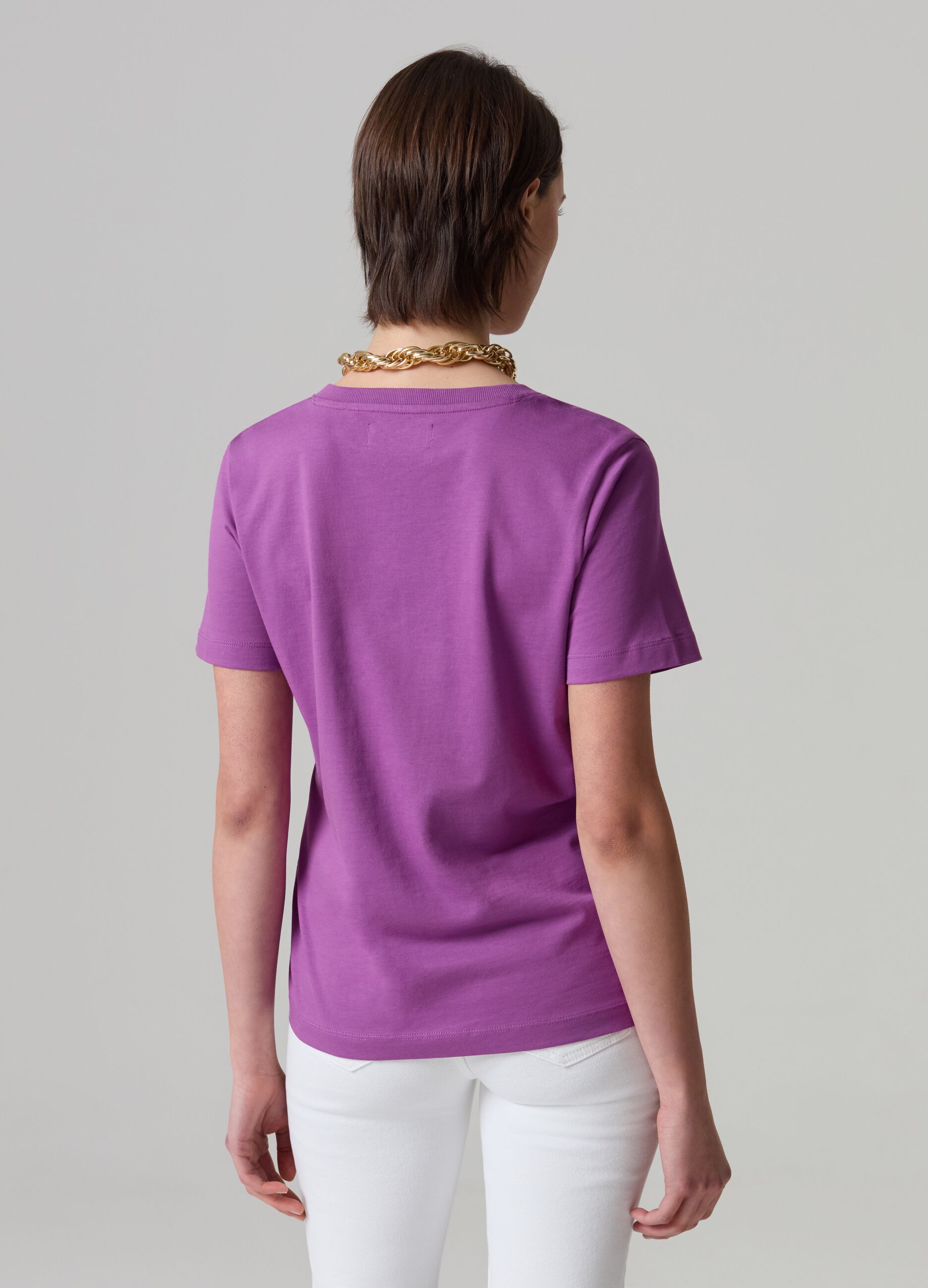 Camiseta de algodón con cuello de pico_1