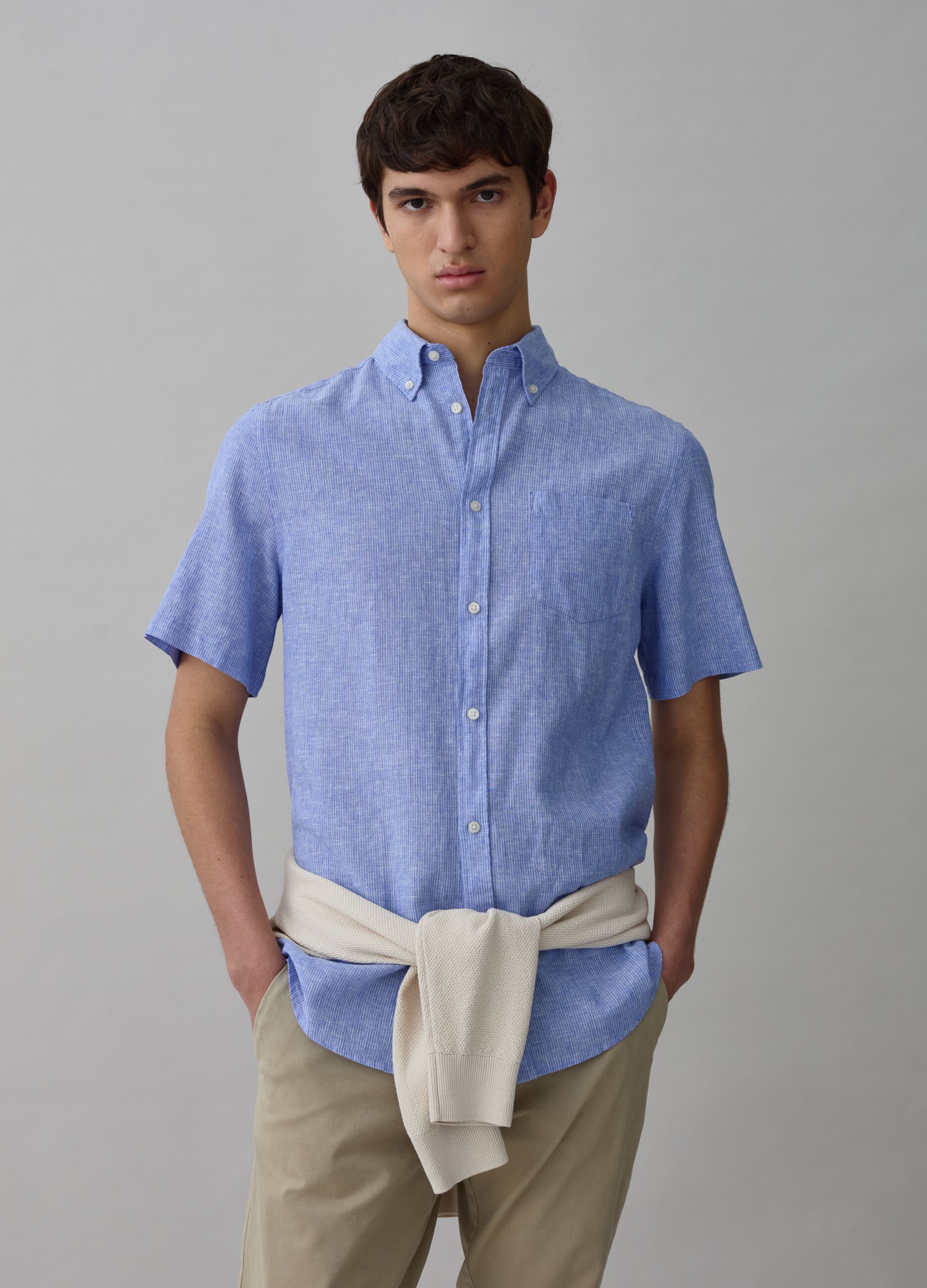 Short-sleeved shirt with micro weave