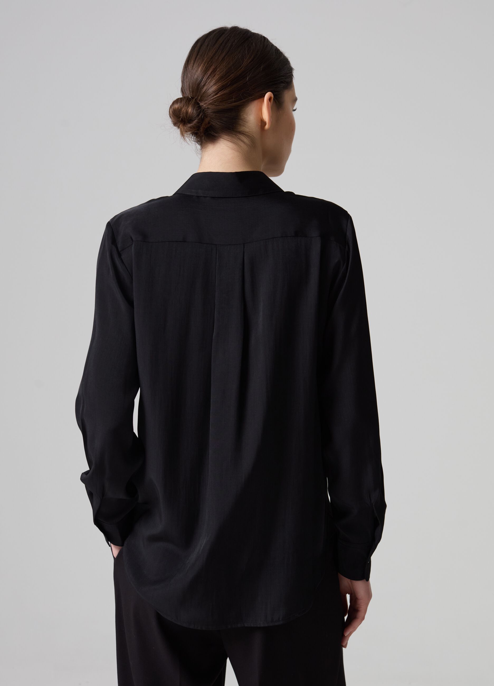 Contemporary solid colour shirt_2
