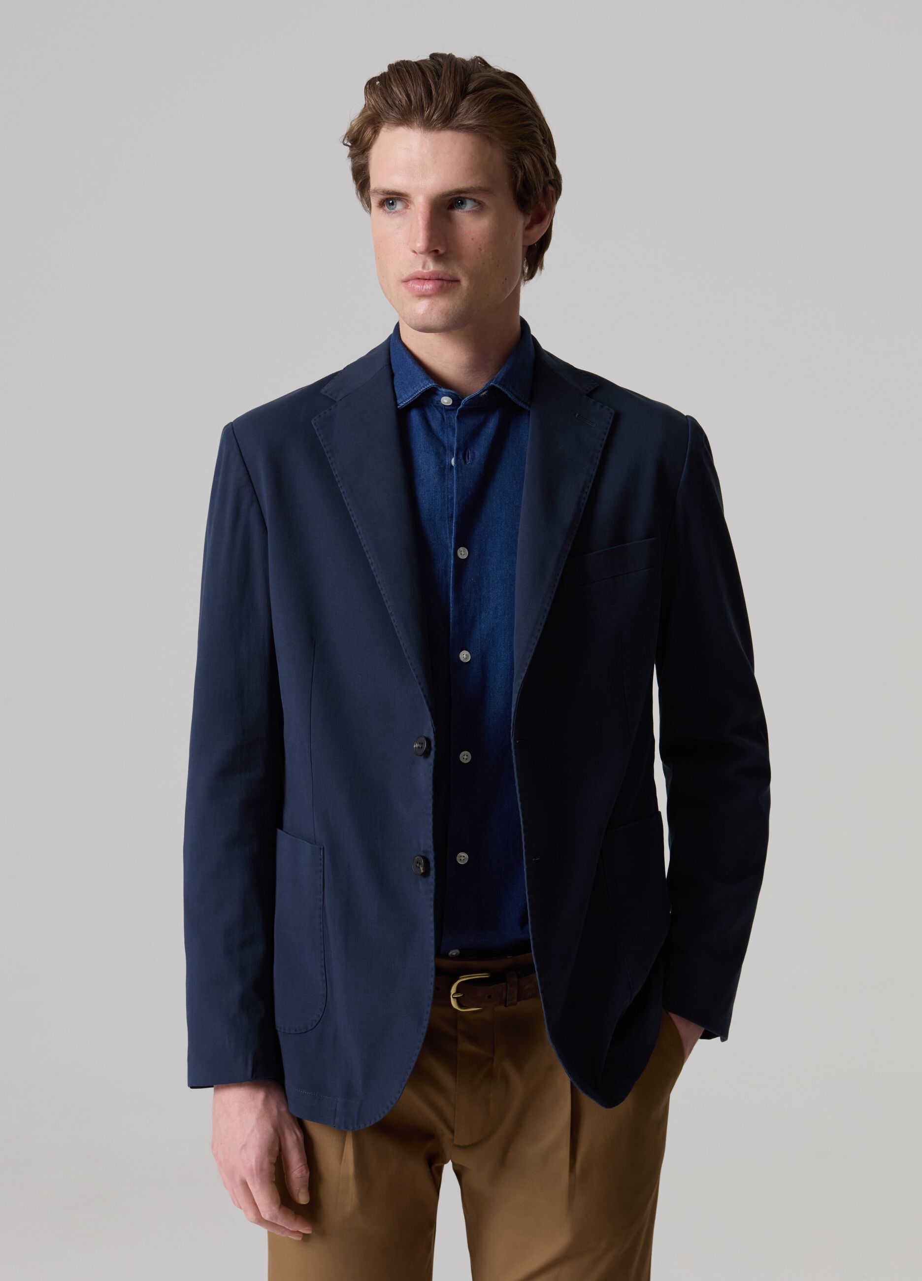 Contemporary slim-fit single-breasted blazer_0