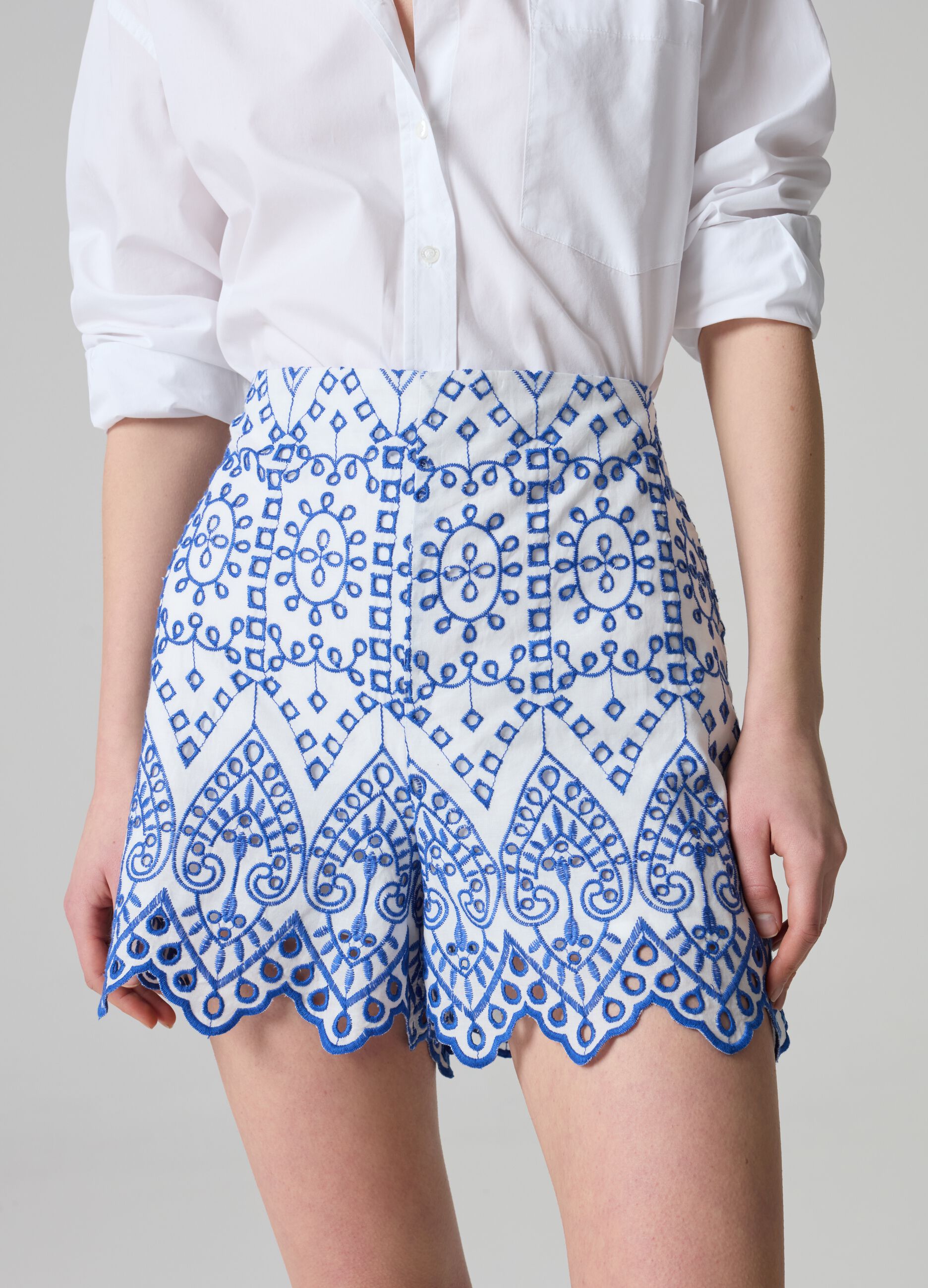 High-rise shorts in broderie anglaise