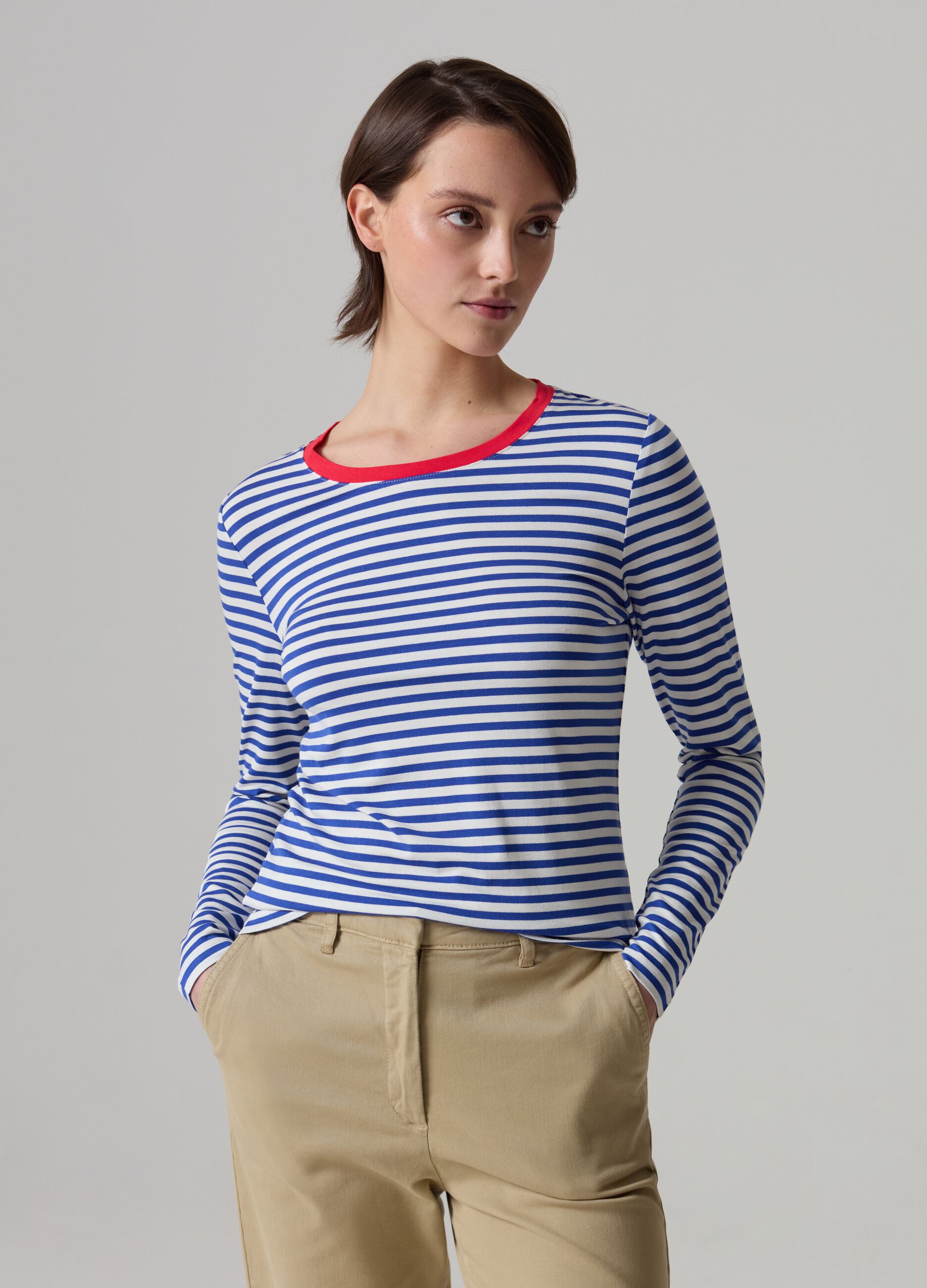 Striped T-shirt with contrasting edging_0