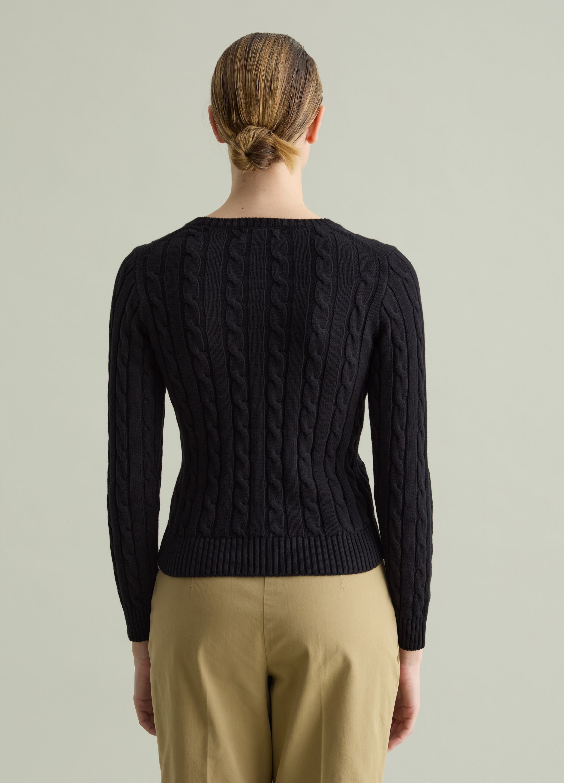 Ribbed pullover with cable-knit design_3