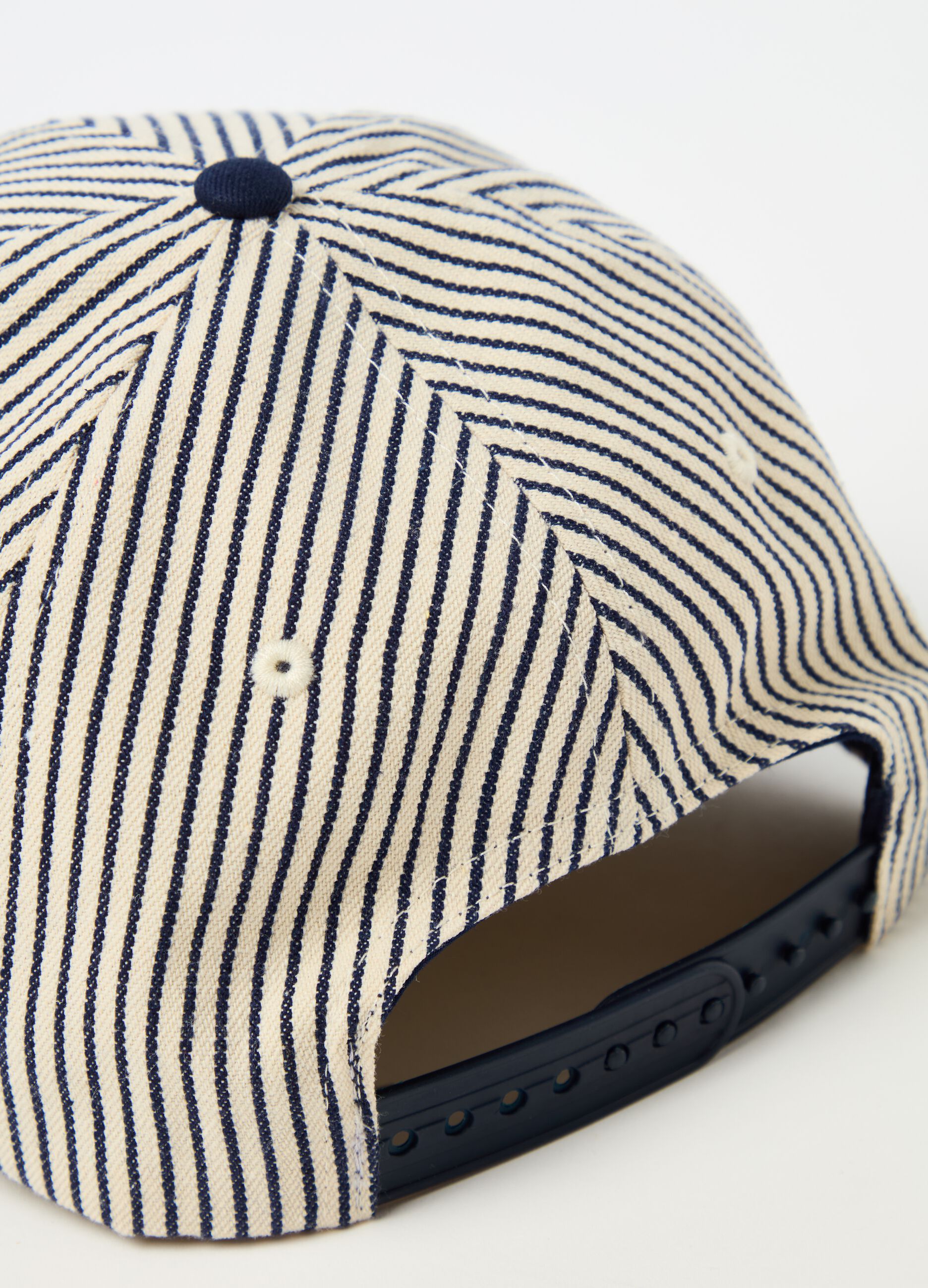 Striped baseball cap with logo patch_1
