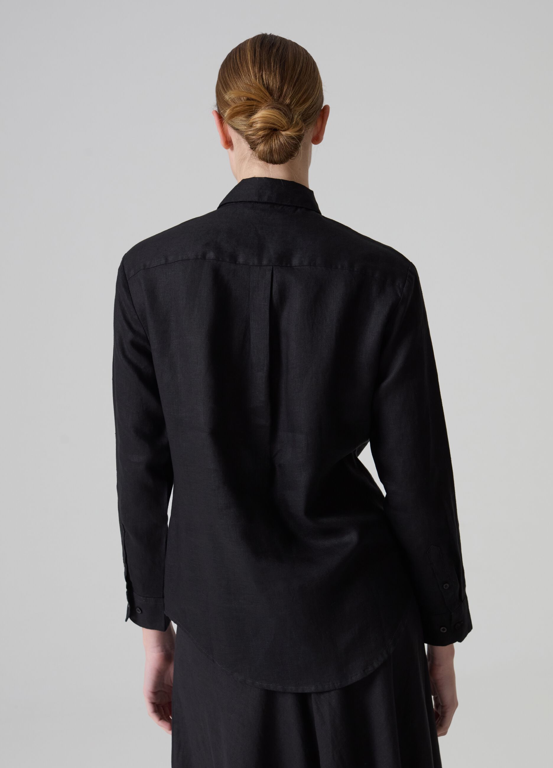 Contemporary shirt in linen_2
