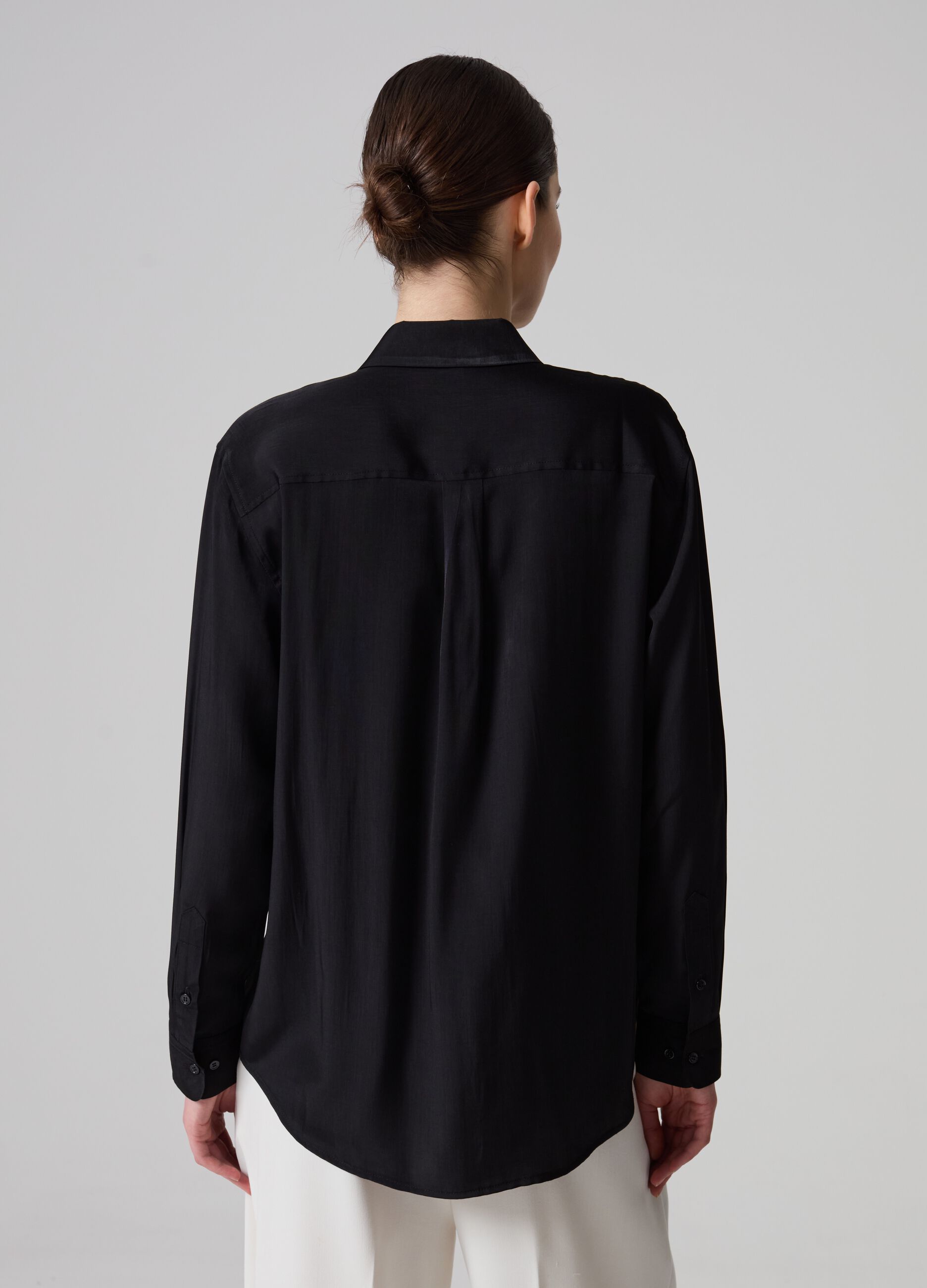 Contemporary relaxed-fit shirt in satin_2