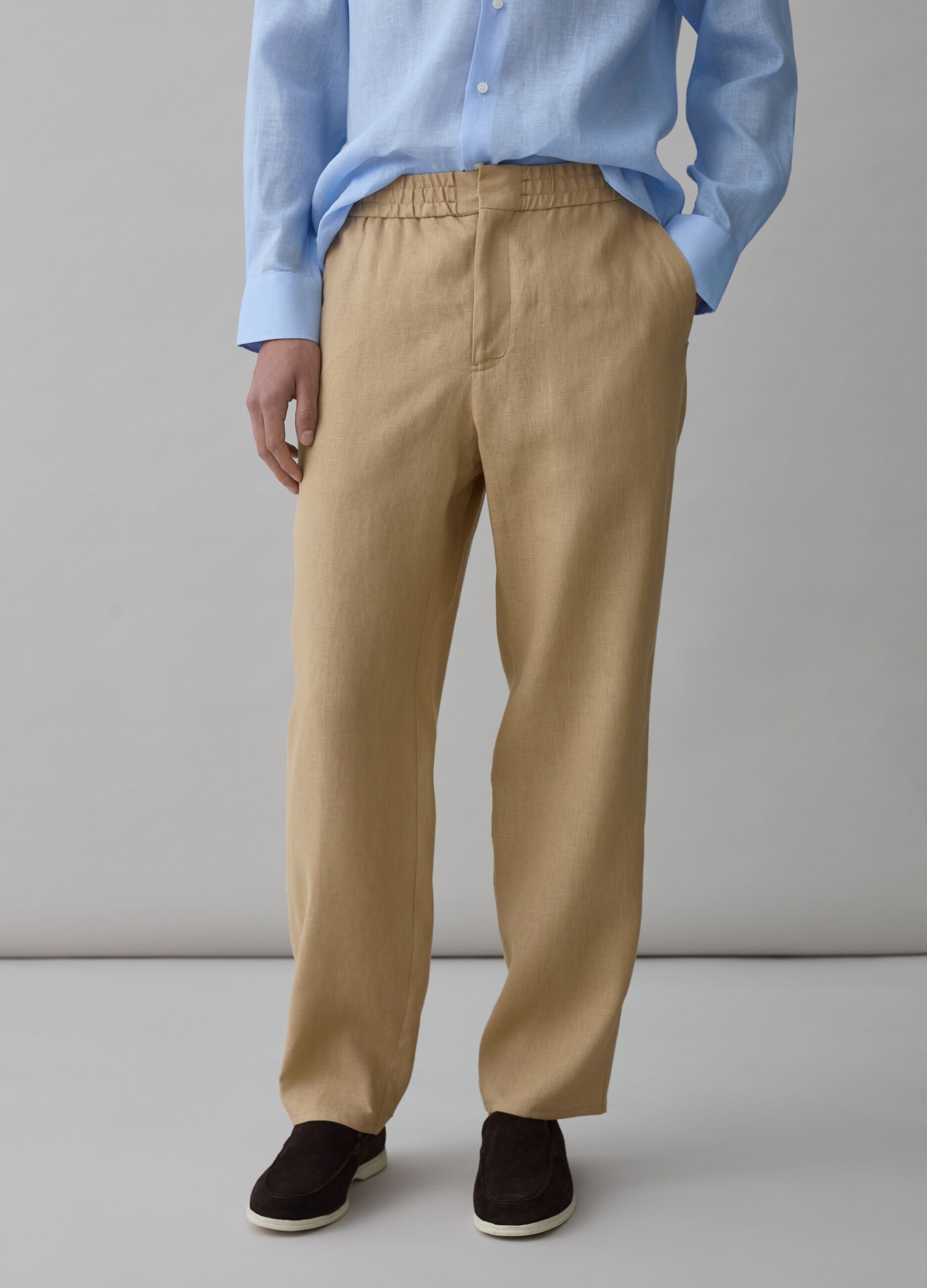 Contemporary trousers in linen_1